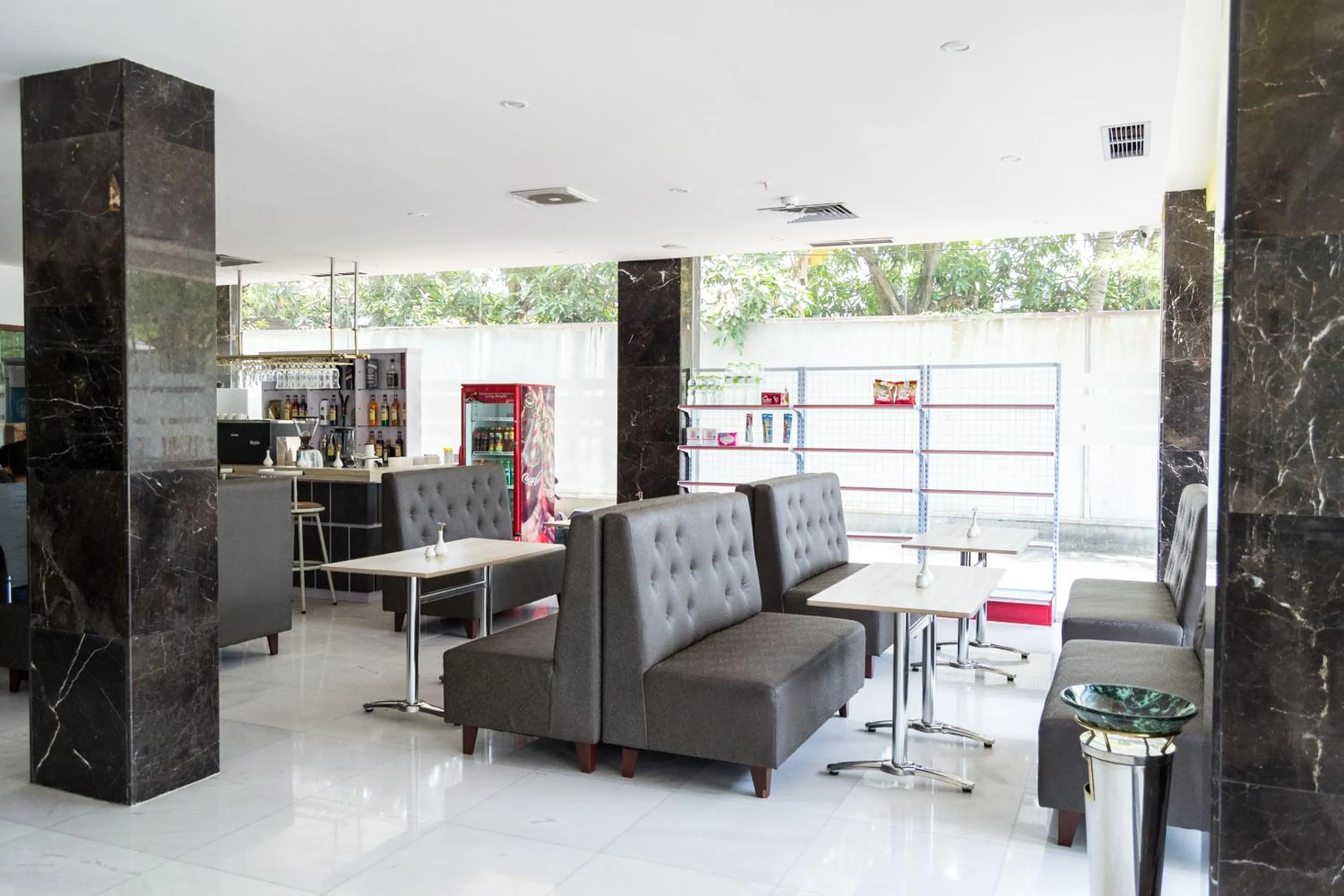 Restaurant/places to eat in D'Grande Hotel Batam