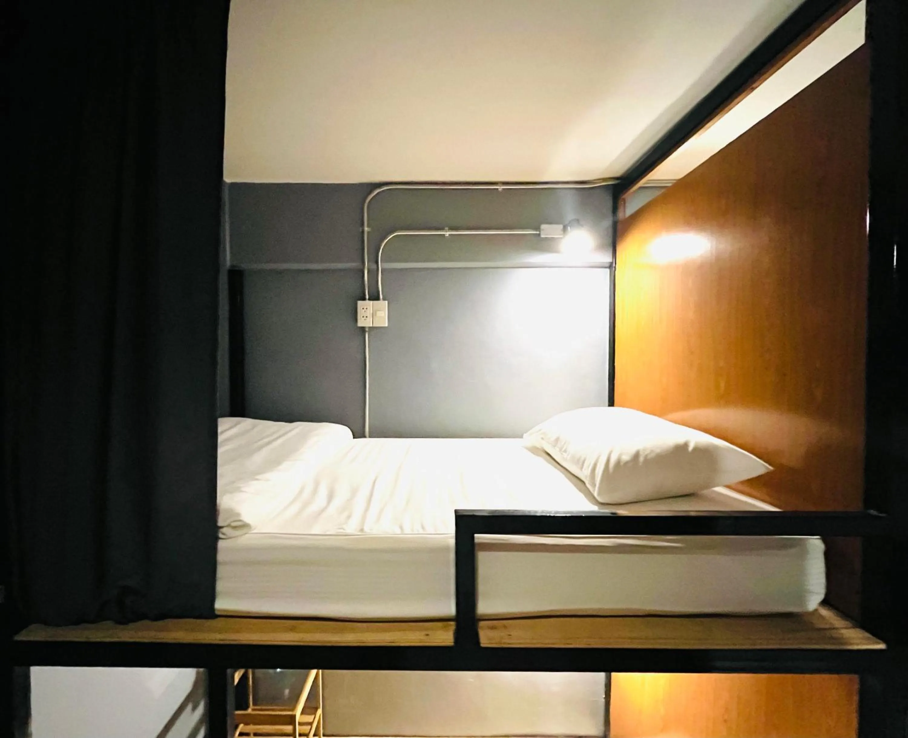 Bedroom, Bed in The Backpack Hostel