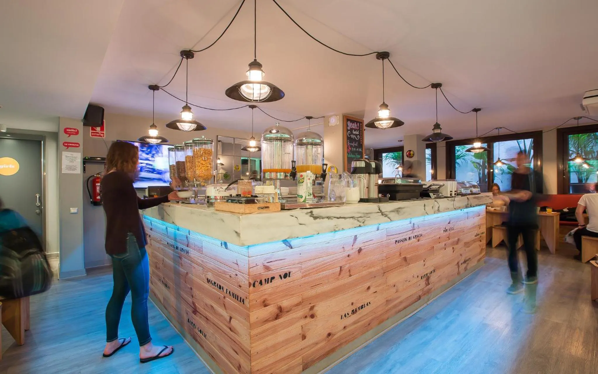 Lounge or bar in Yeah Barcelona Hostel