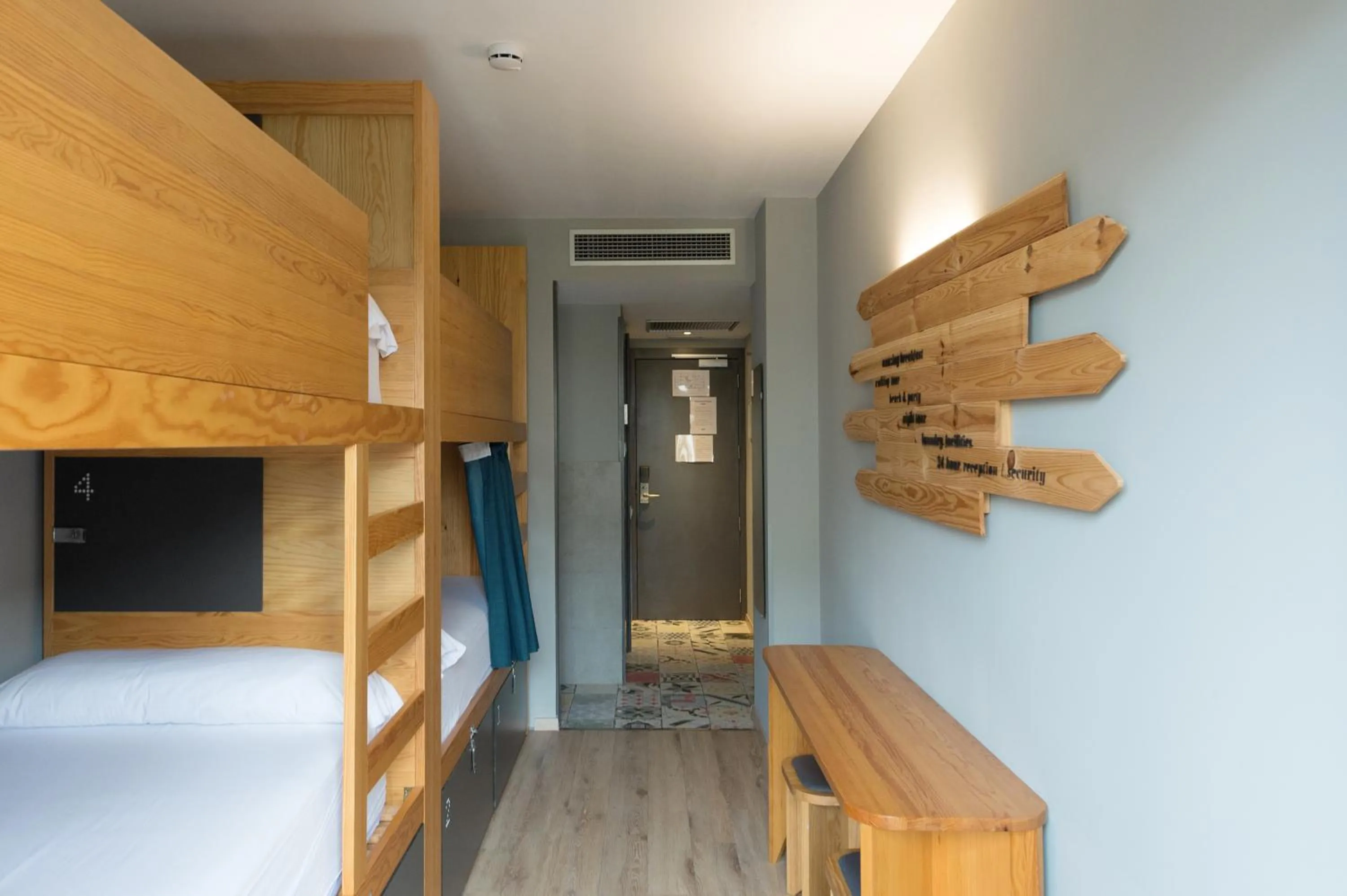 Bedroom, Bed in Yeah Barcelona Hostel