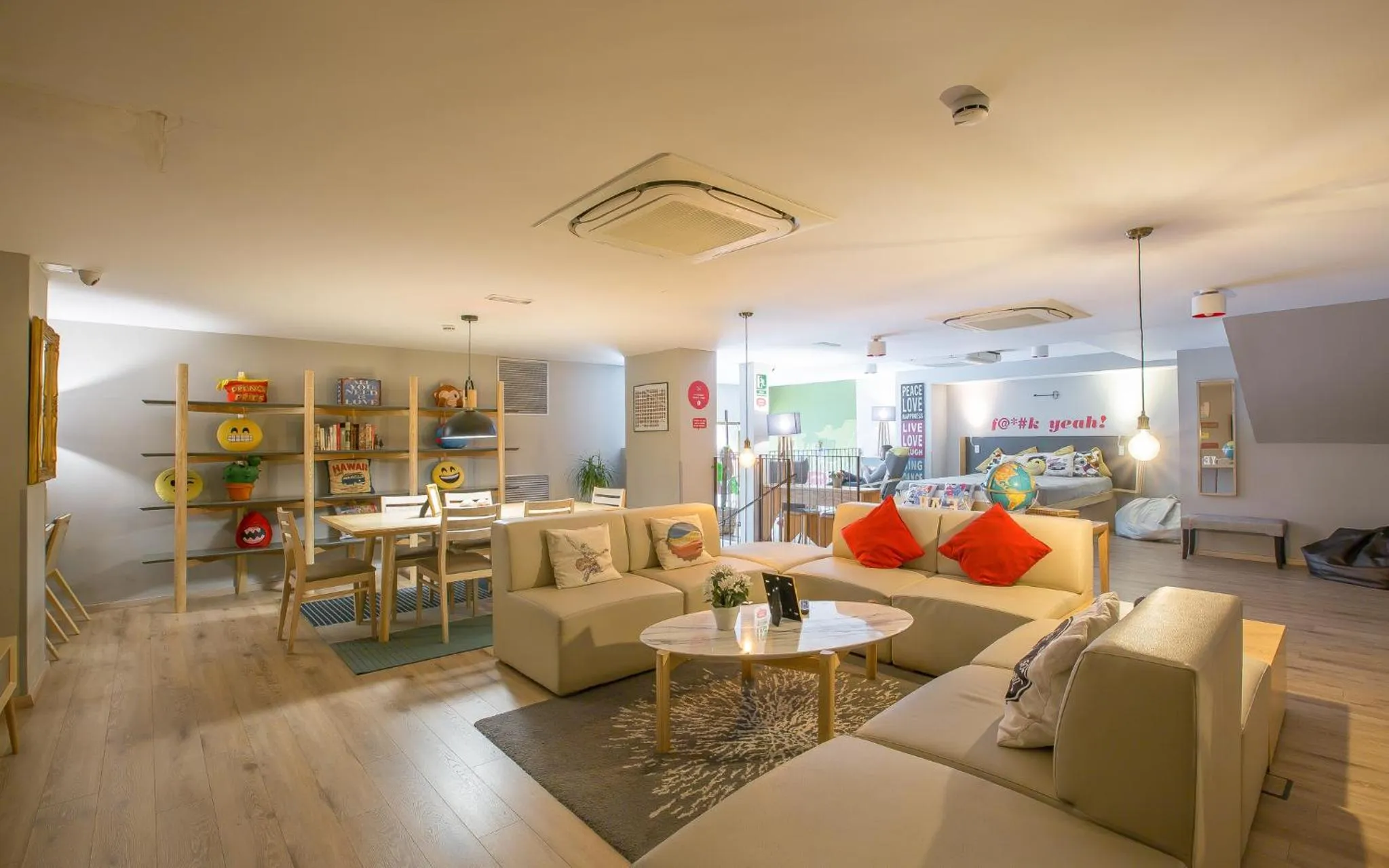 Communal lounge/ TV room in Yeah Barcelona Hostel