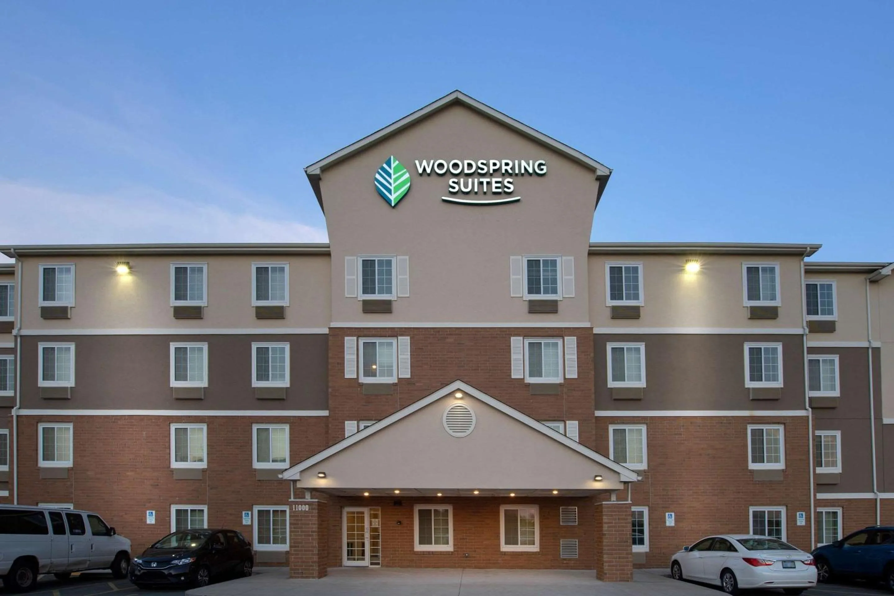 Property building in WoodSpring Suites Broken Arrow