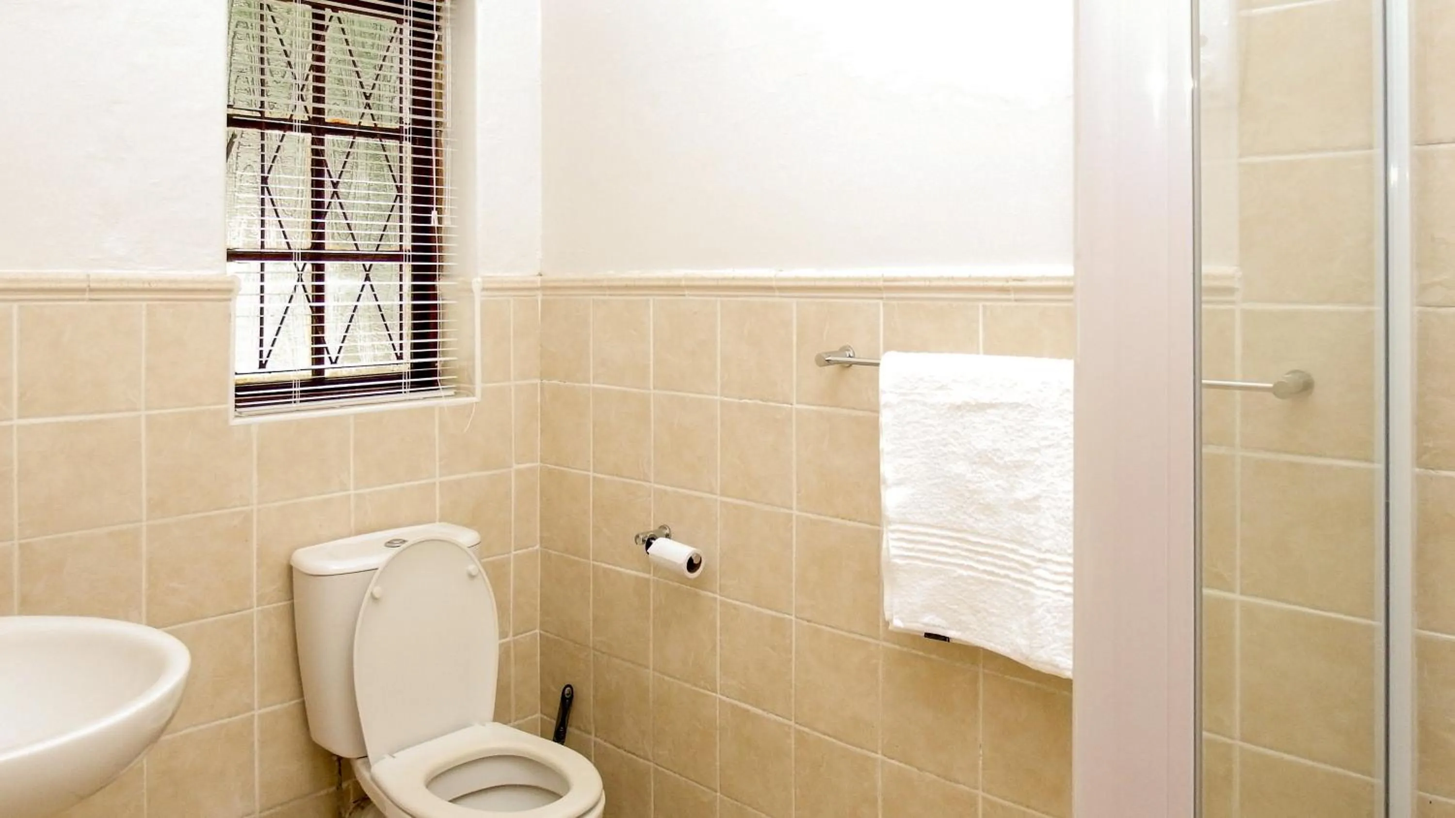 Shower in 39 On Nile Guest House