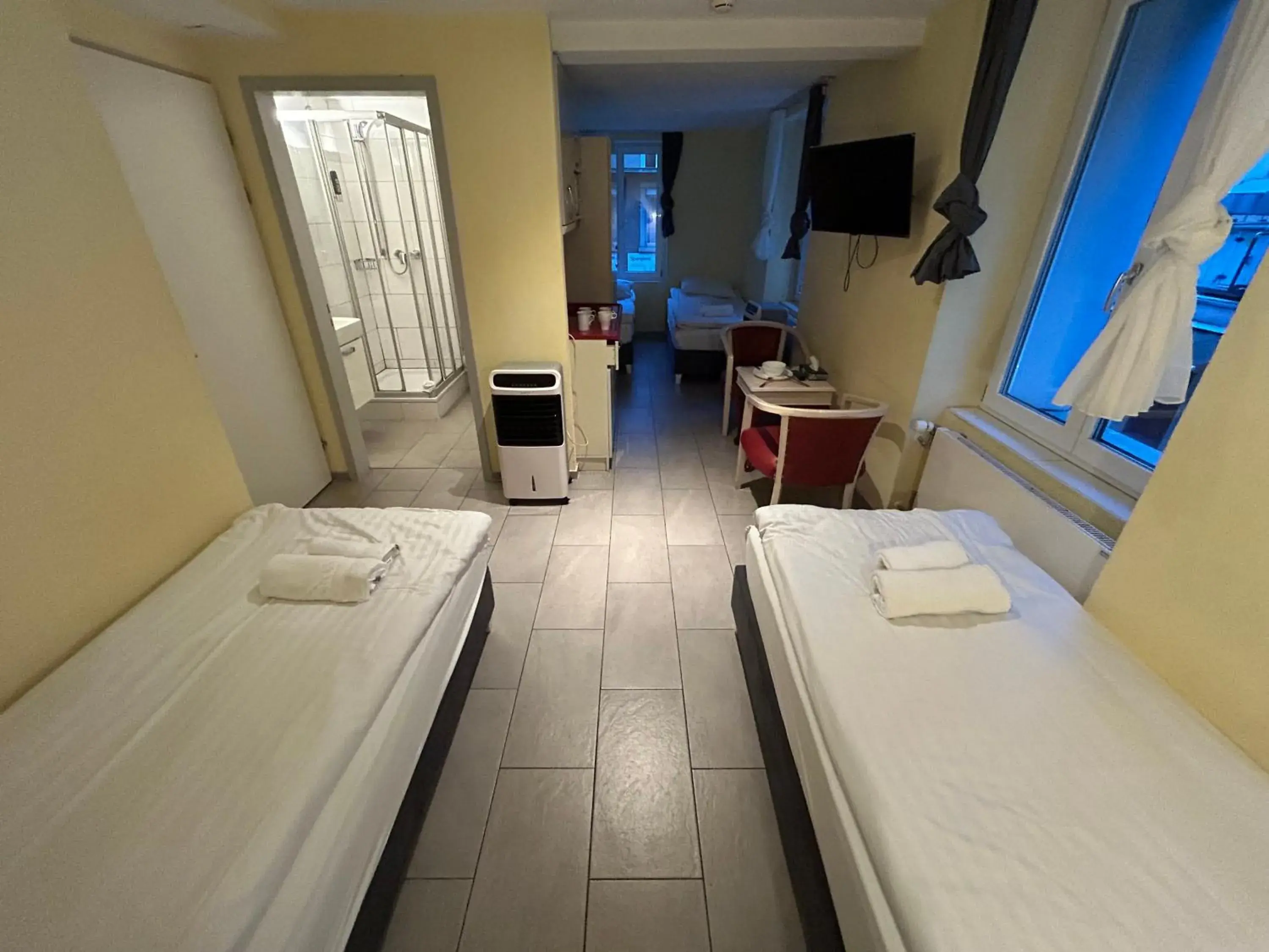 Family, Bed in Gasthaus 210 Family, Bed in Gasthaus 210