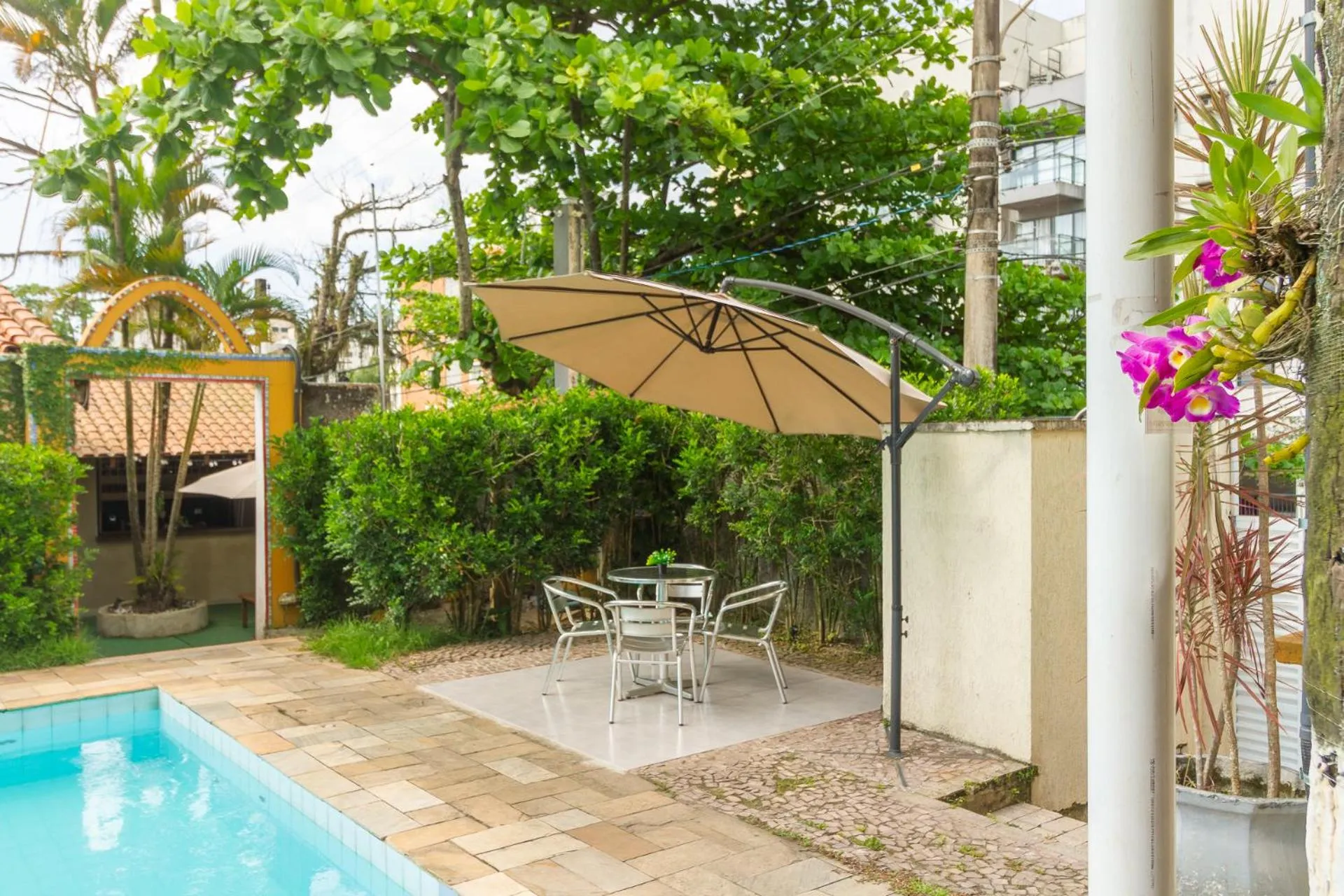 Decorative detail in Guarujá Hostel