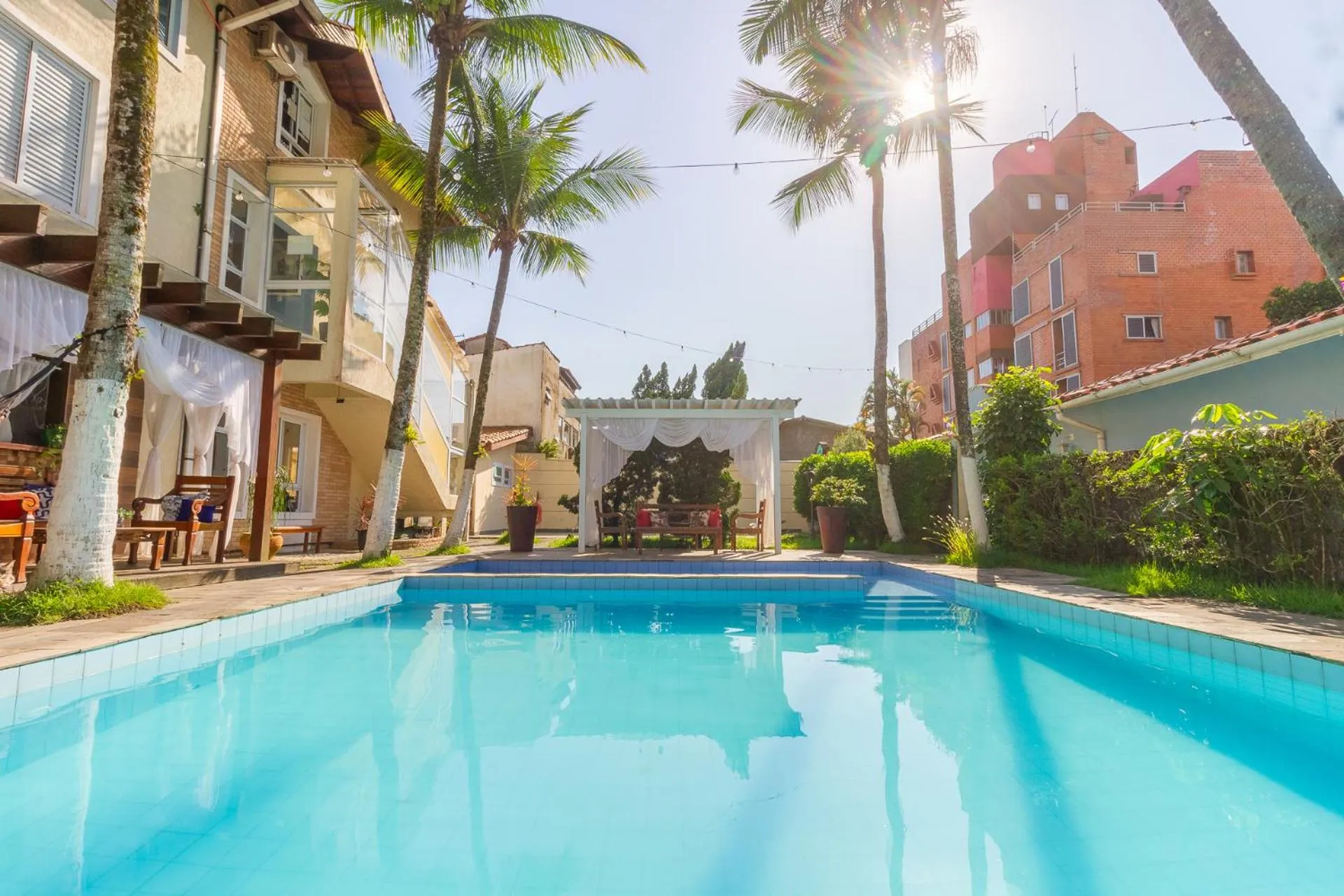 Swimming pool in Guarujá Hostel