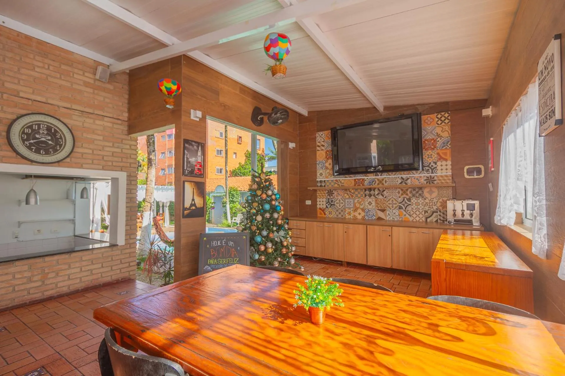 Restaurant/places to eat in Guarujá Hostel