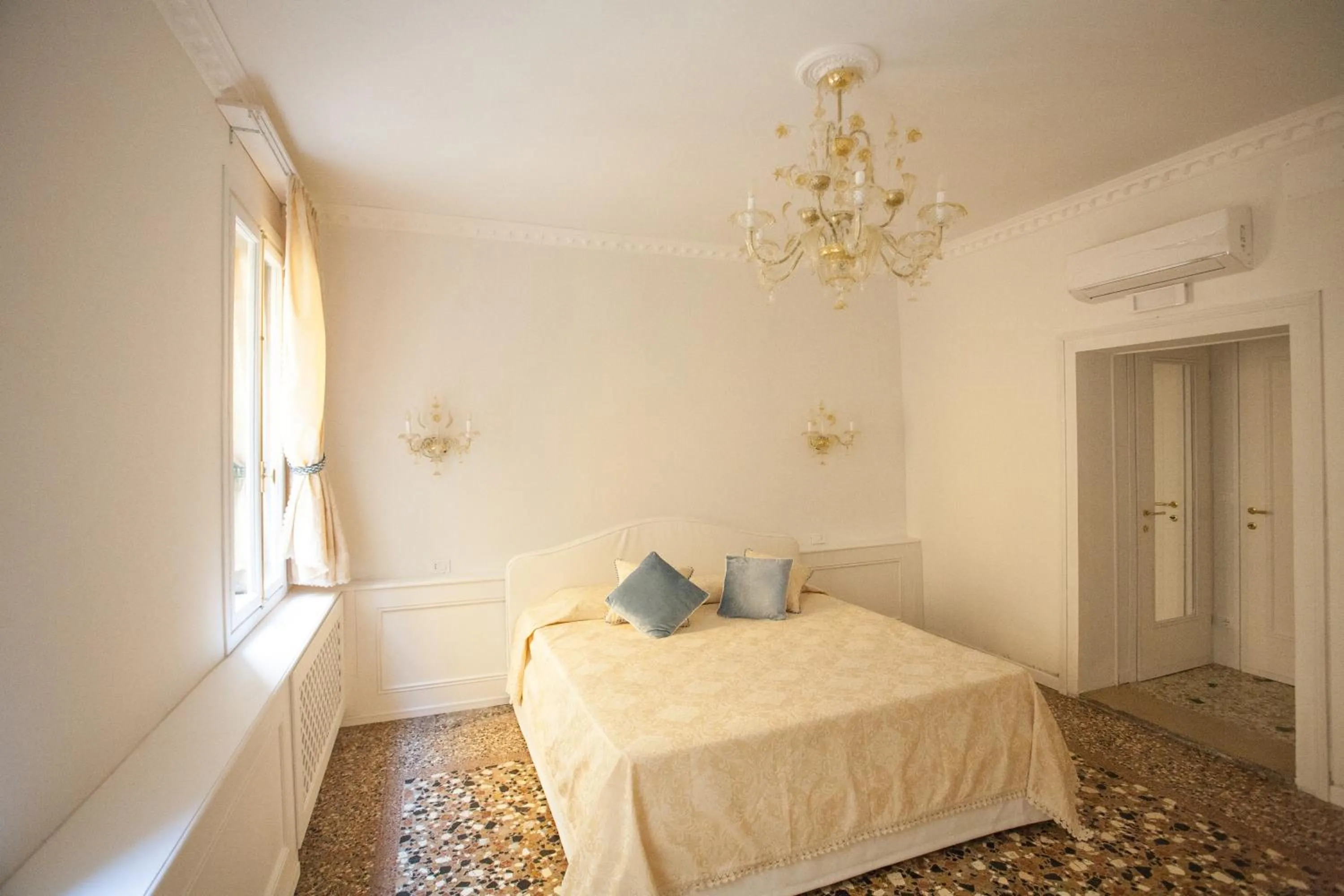 Photo of the whole room, Bed in Antico Mercato