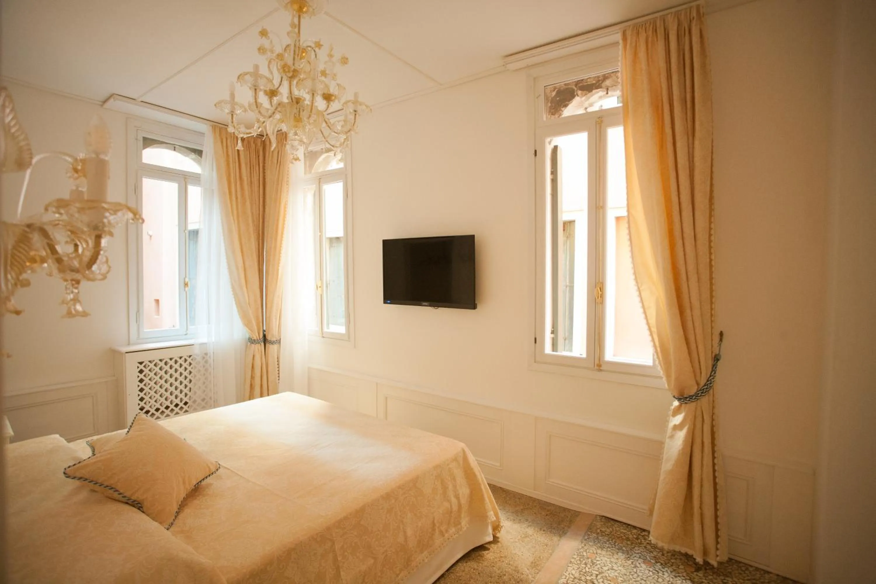 Photo of the whole room, Bed in Antico Mercato