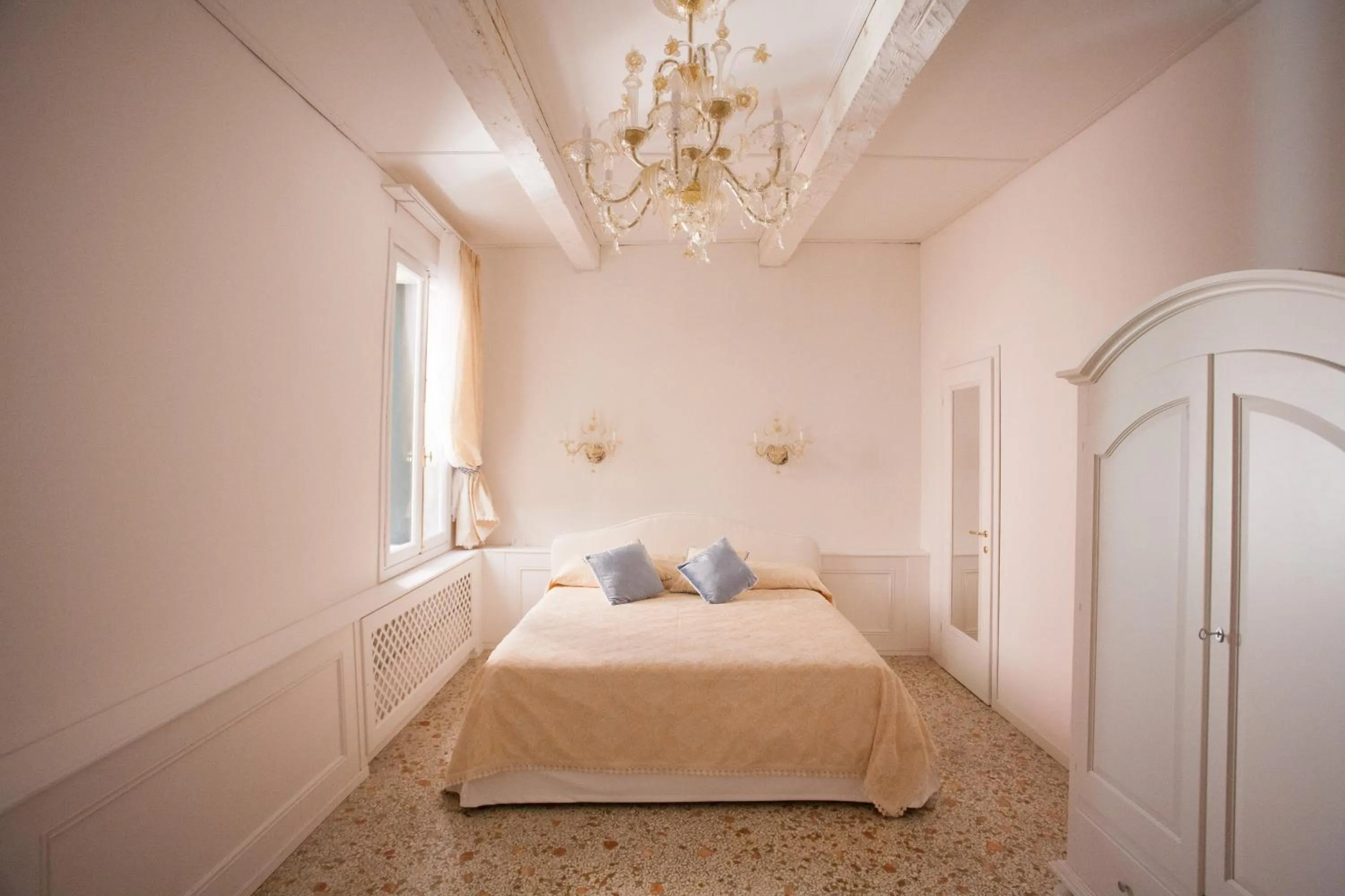 Photo of the whole room, Bed in Antico Mercato