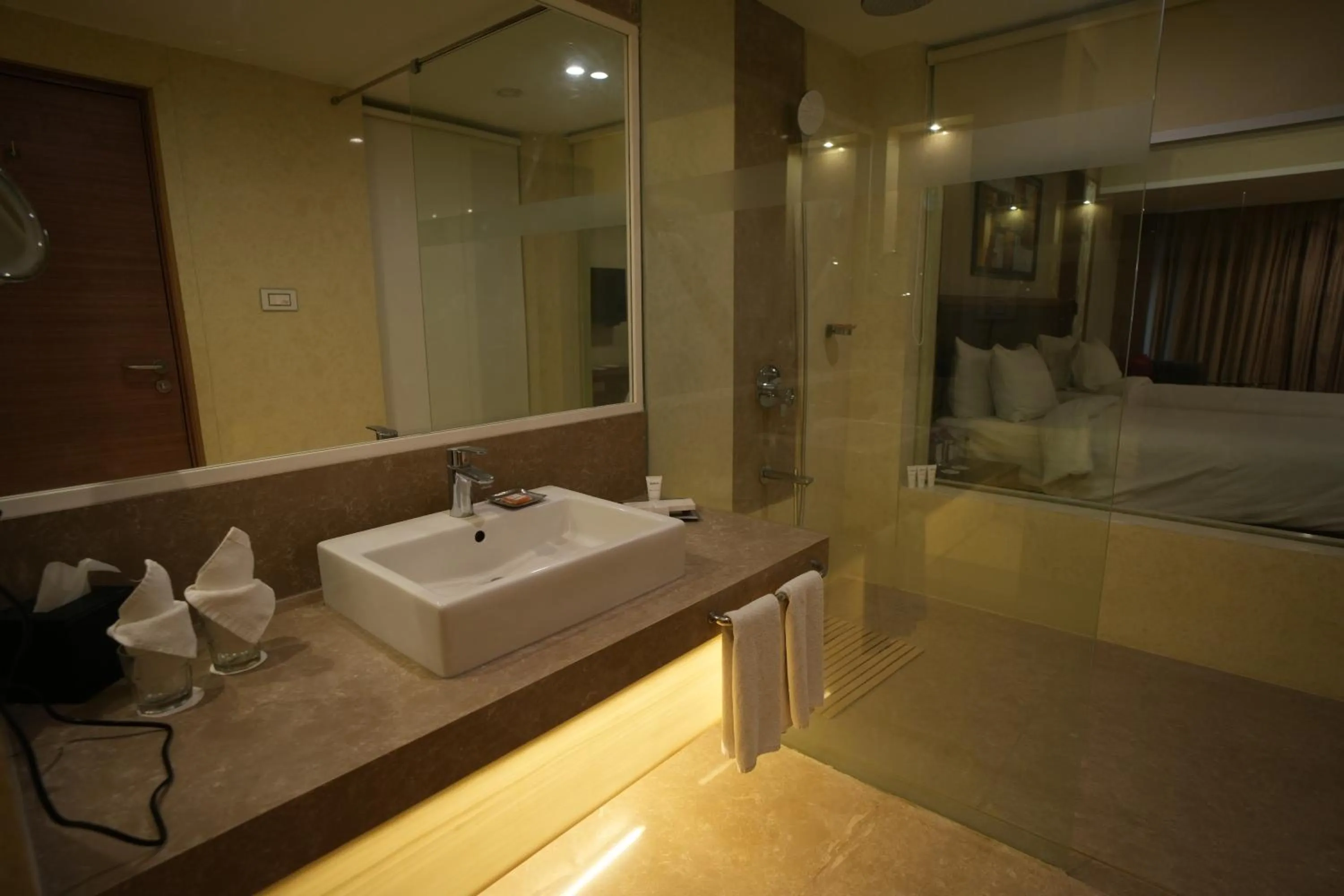 Bathroom, Bed in Radisson Udaipur