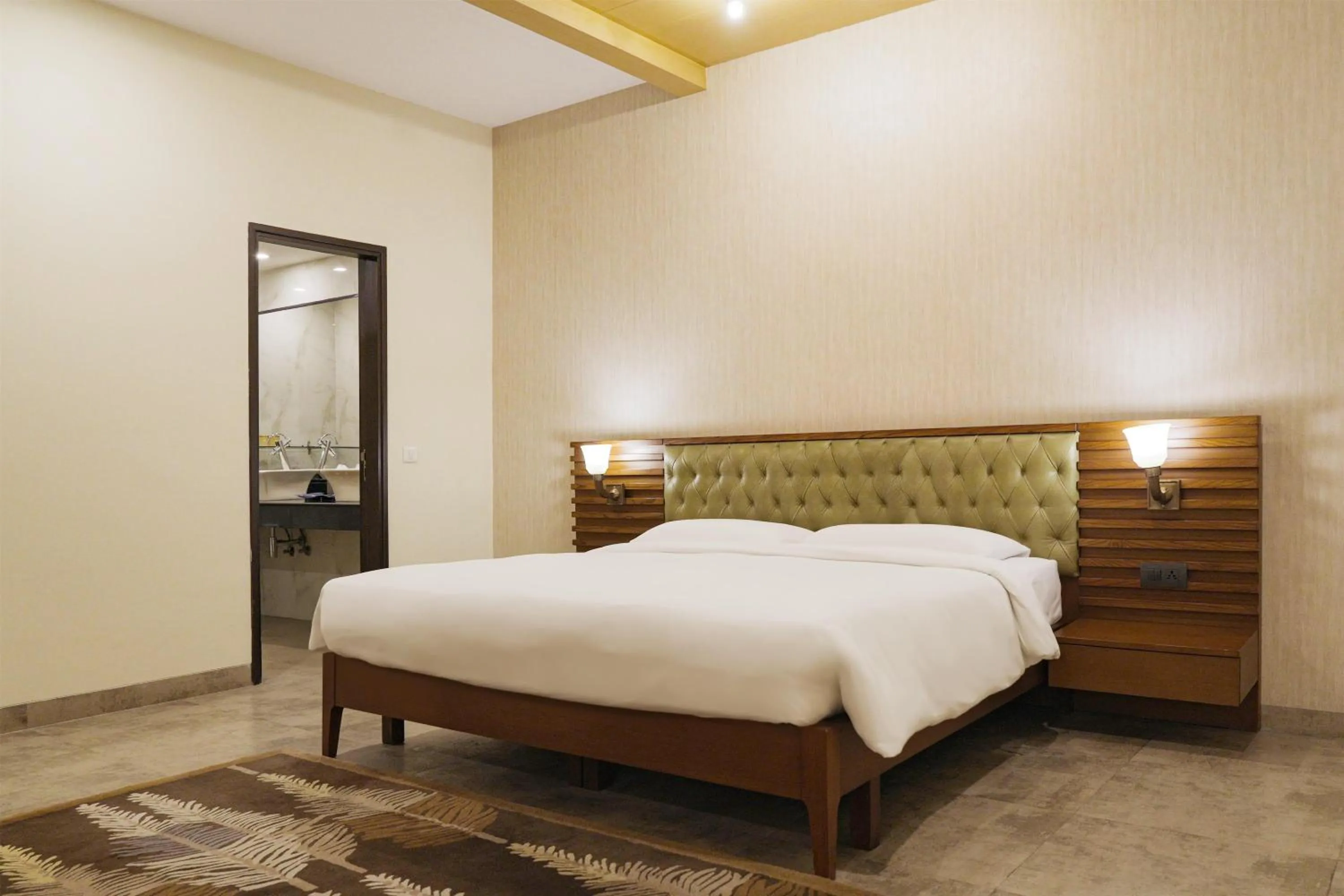 Photo of the whole room, Bed in Park Inn By Radisson Amritsar Airport