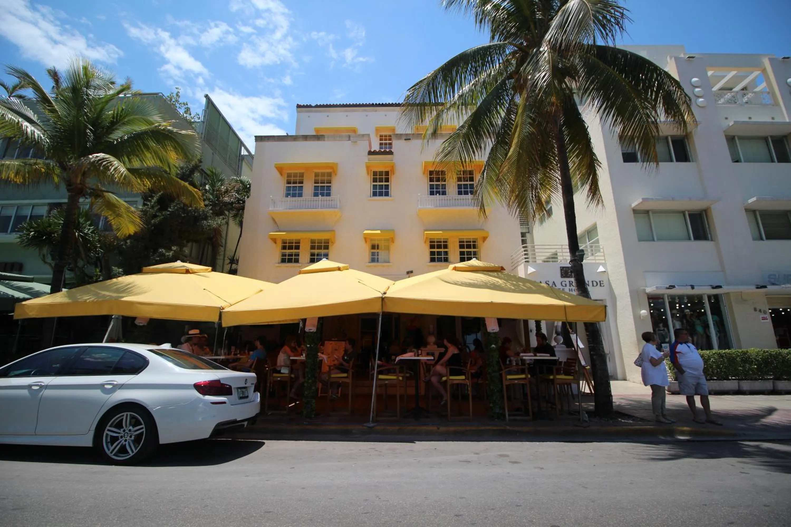Restaurant/places to eat in Casa Grande Suites on Ocean Drive