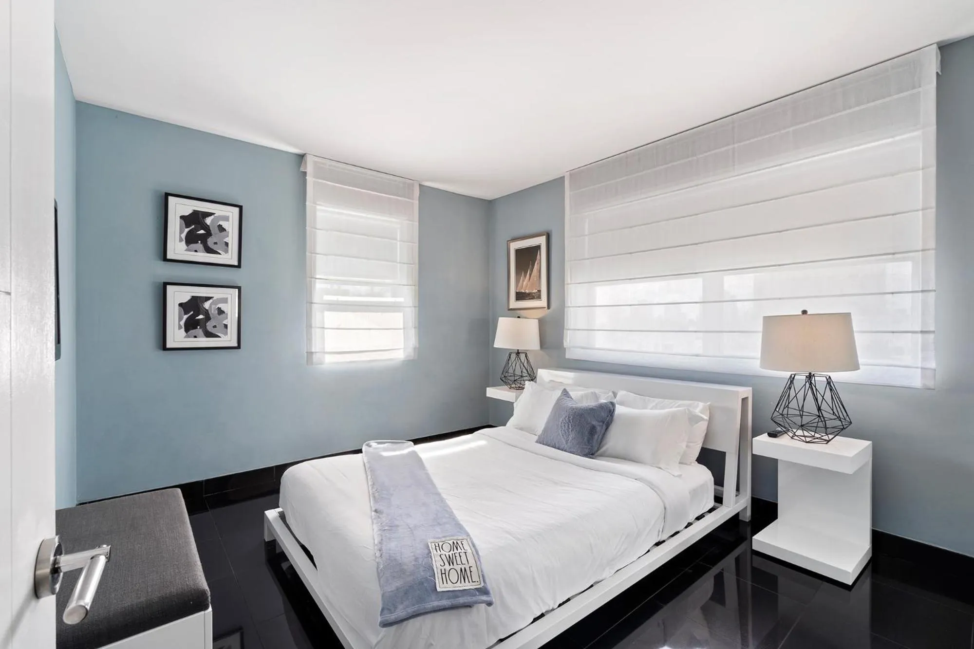 Bed in Casa Grande Suites on Ocean Drive