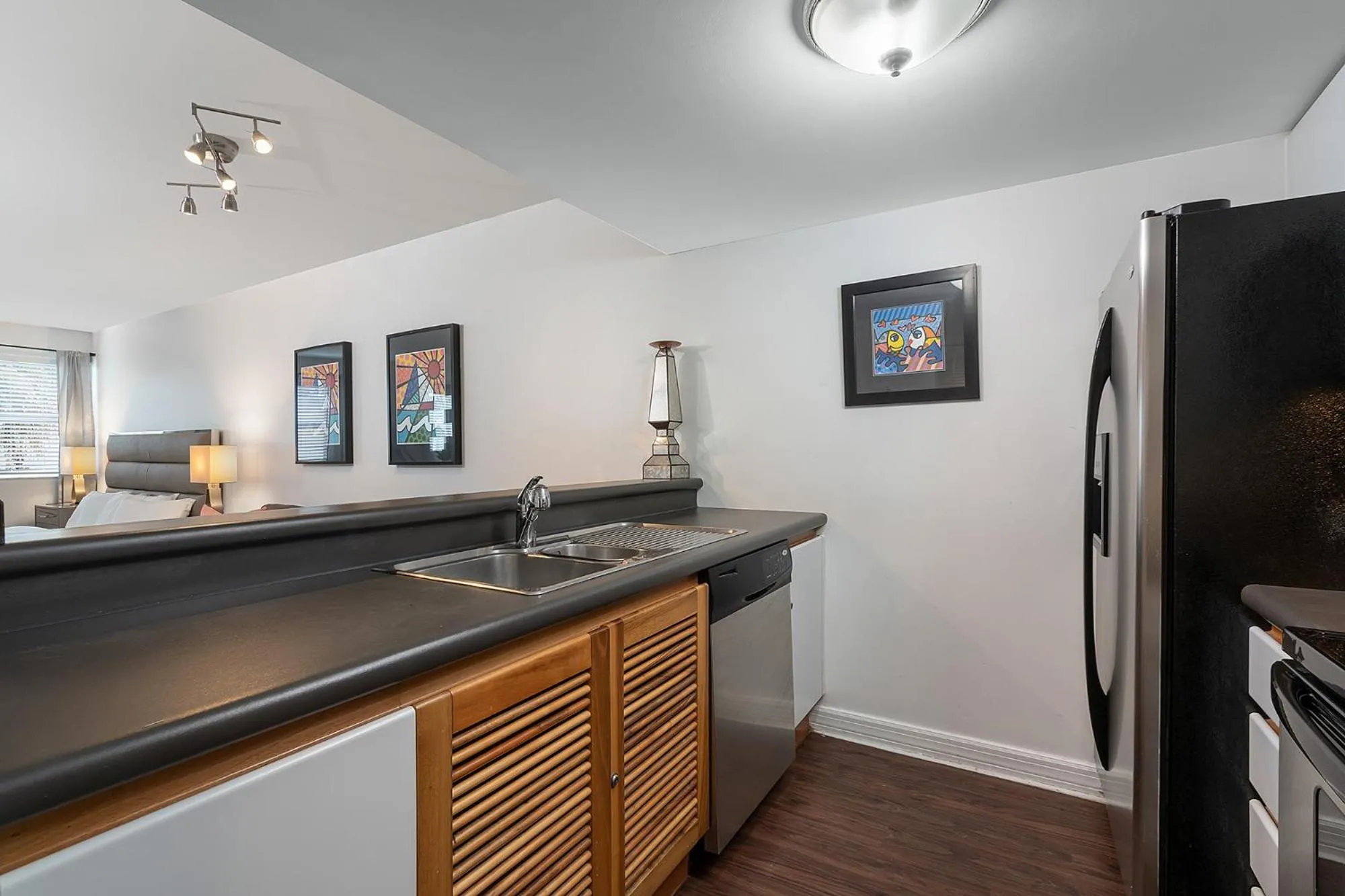 Kitchen or kitchenette in Casa Grande Suites on Ocean Drive
