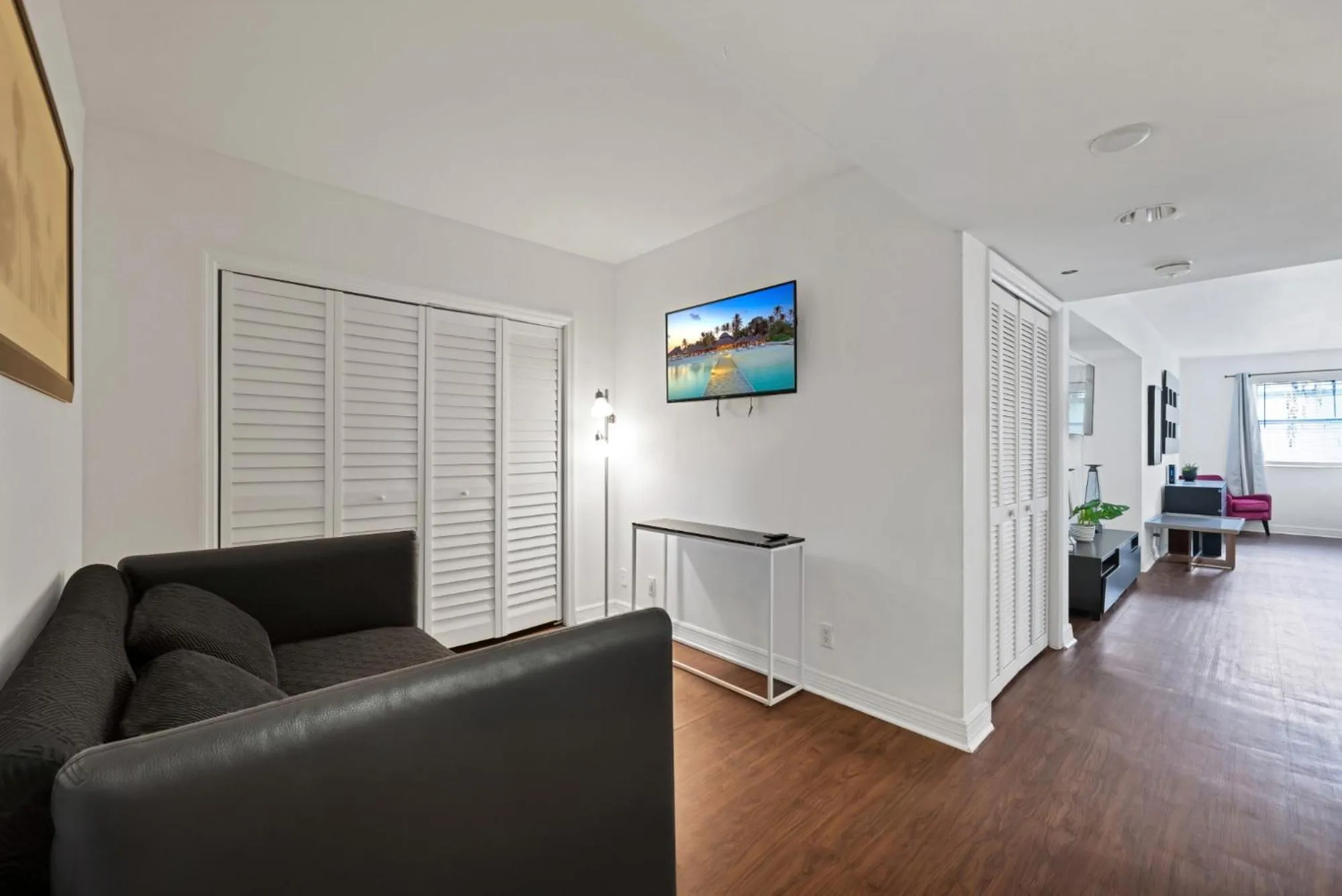 TV and multimedia in Casa Grande Suites on Ocean Drive