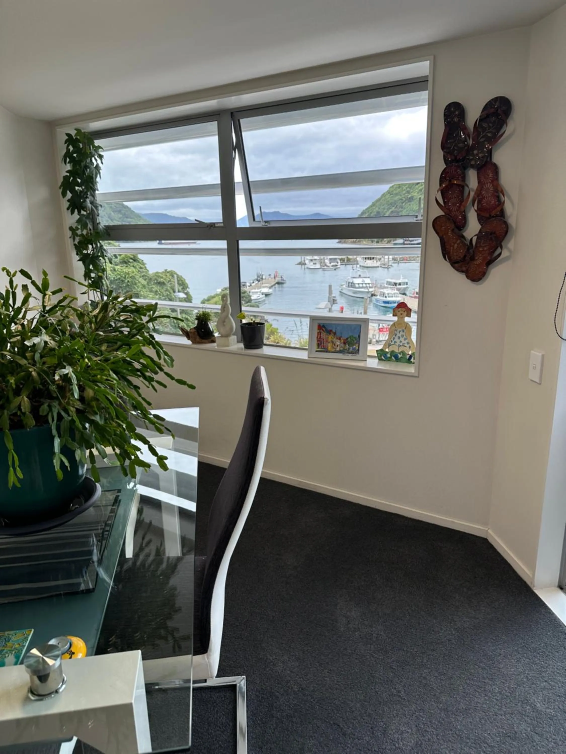 Dining area in Picton Waterfront Apartments
