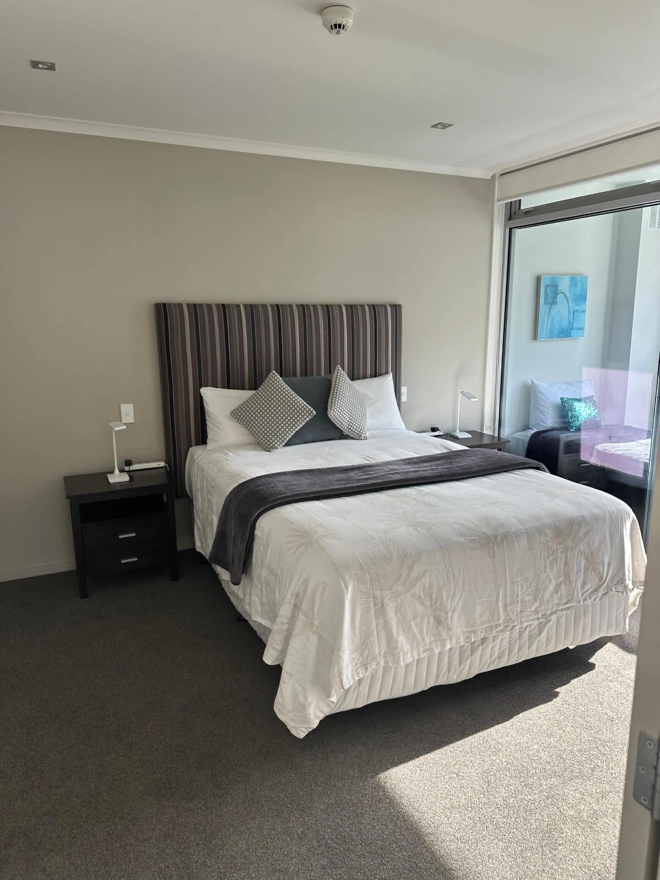 Bedroom, Bed in Picton Waterfront Apartments