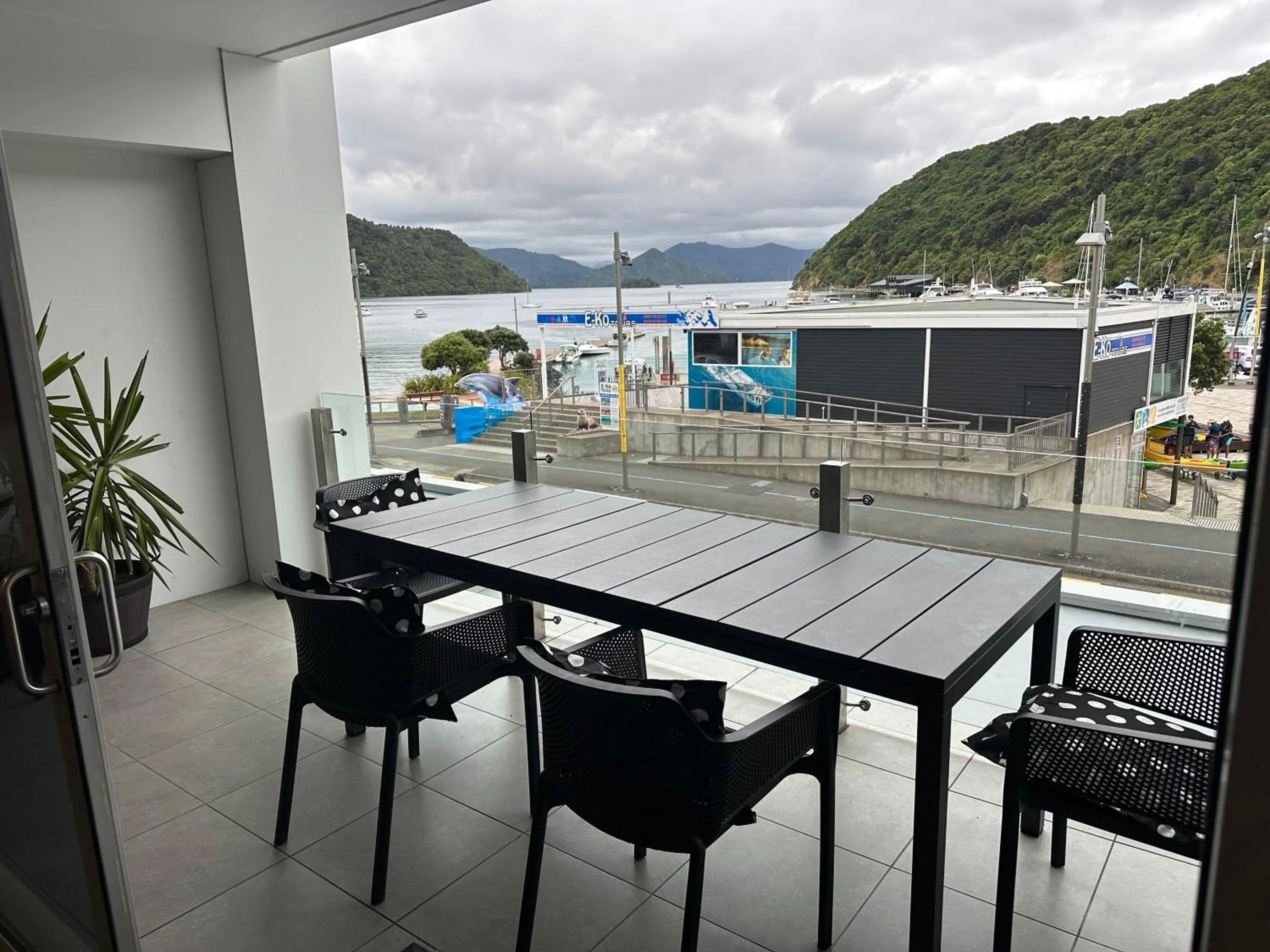 Balcony/Terrace in Picton Waterfront Apartments