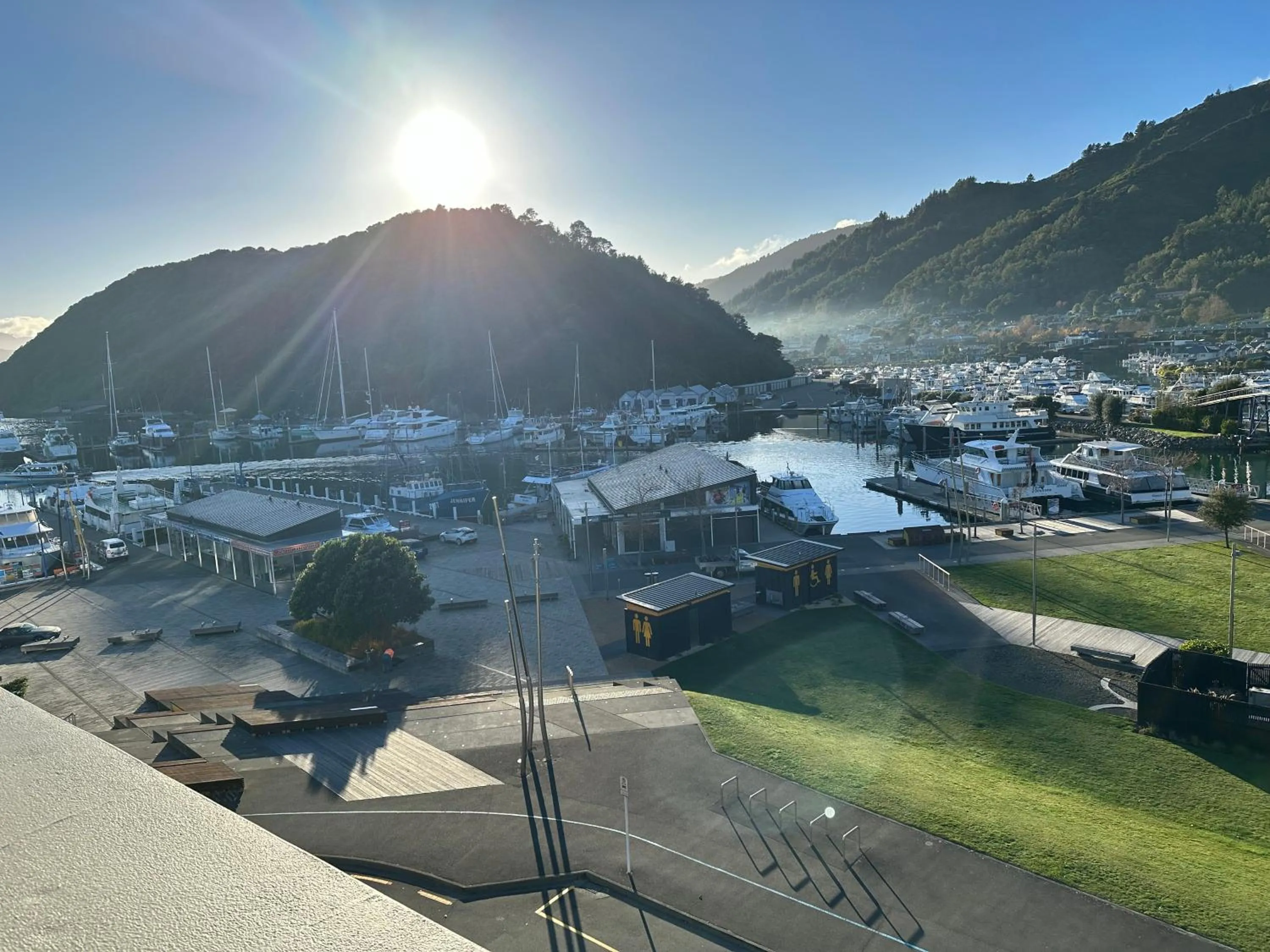 Mountain view in Picton Waterfront Apartments