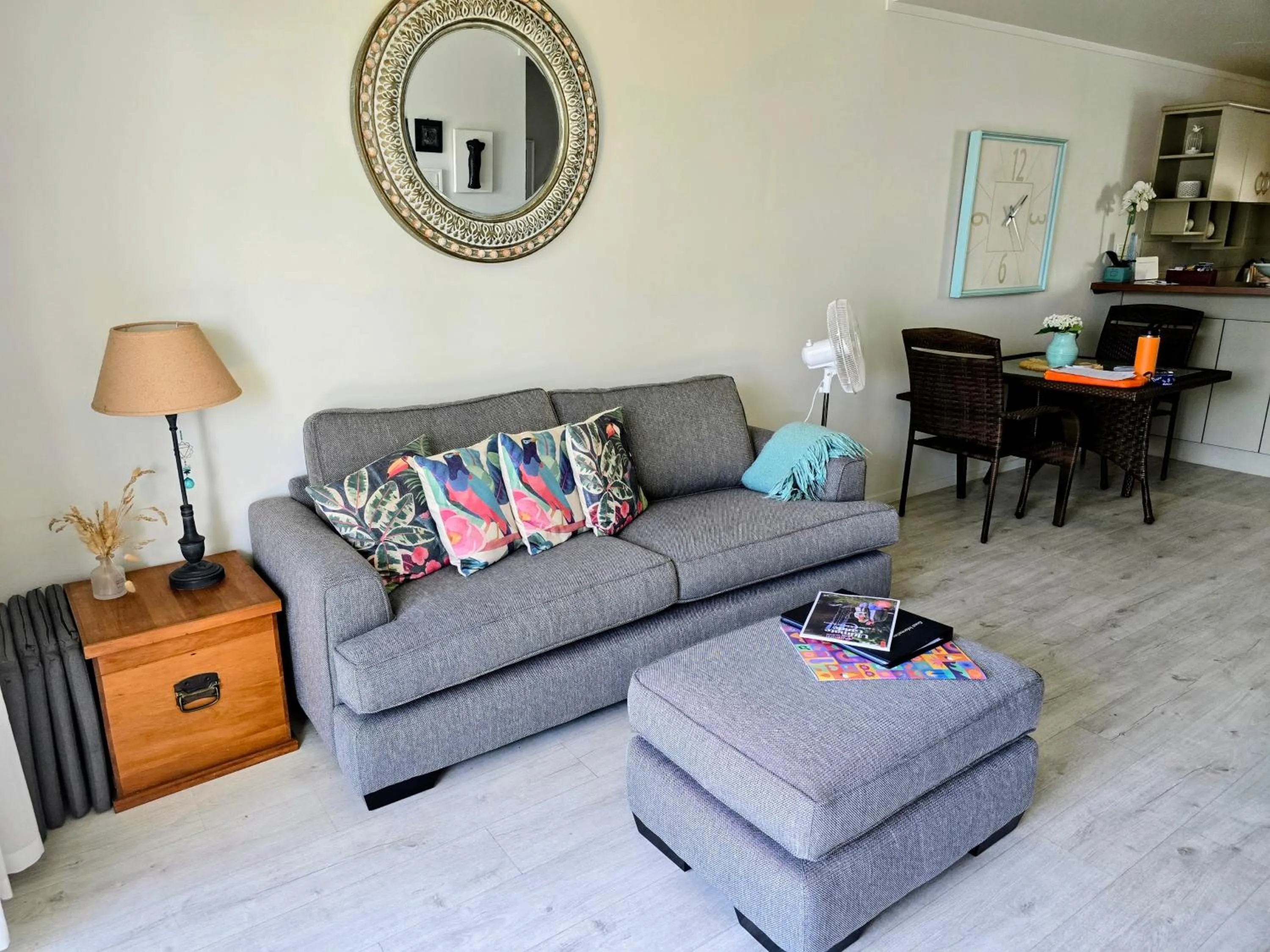 Seating area in Beachpoint Apartments