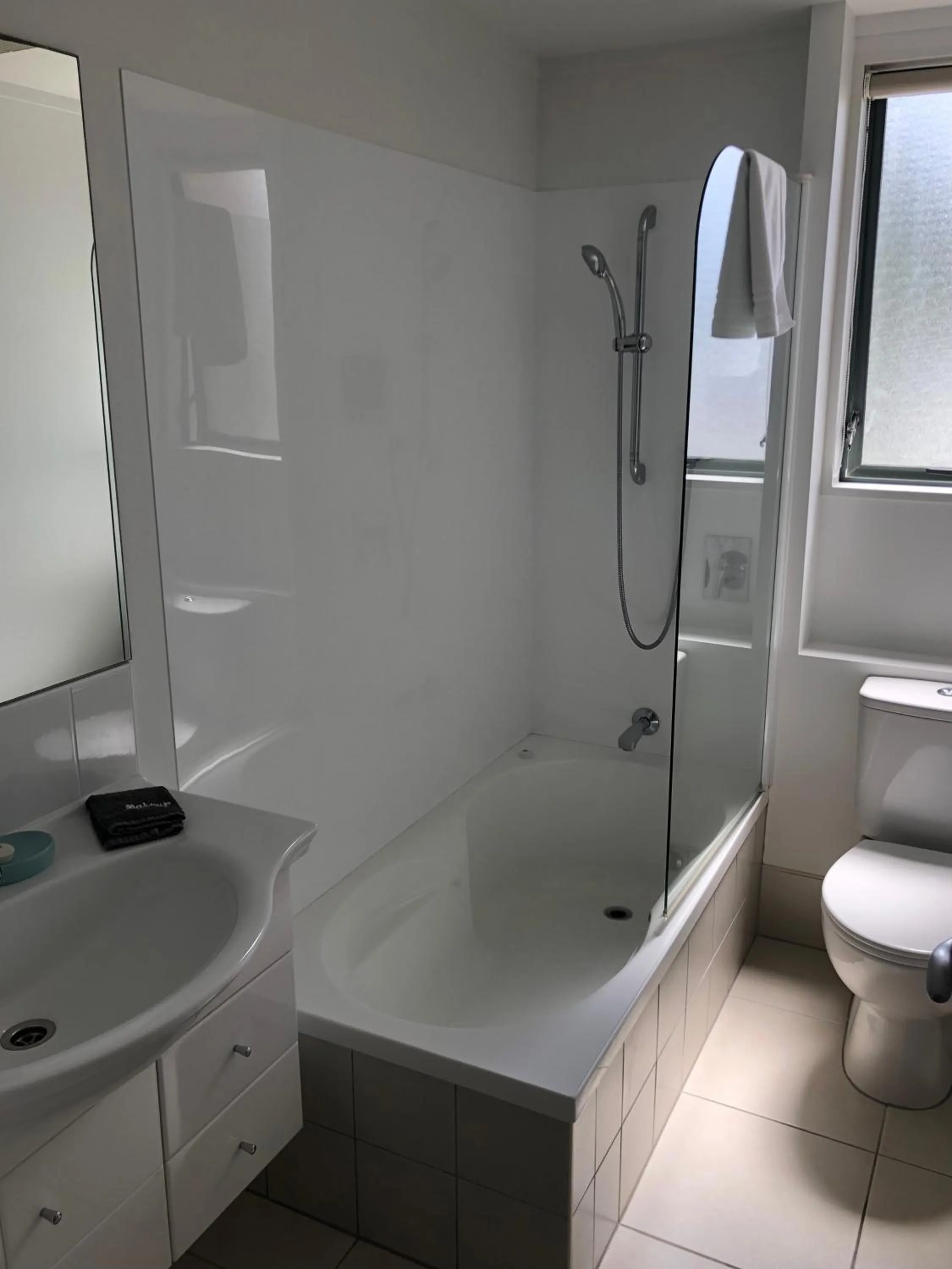 Bath in Beachpoint Apartments
