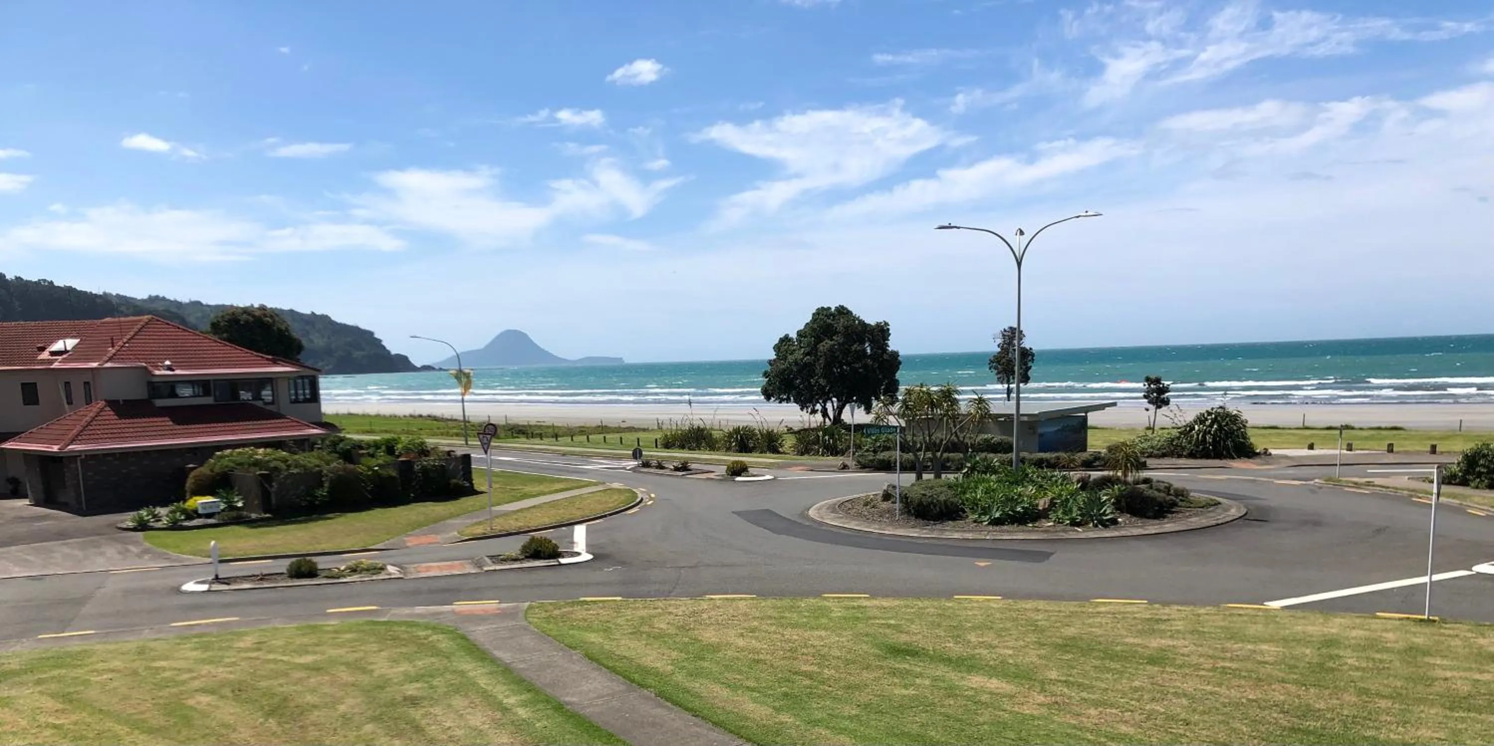 Neighbourhood in Beachpoint Apartments