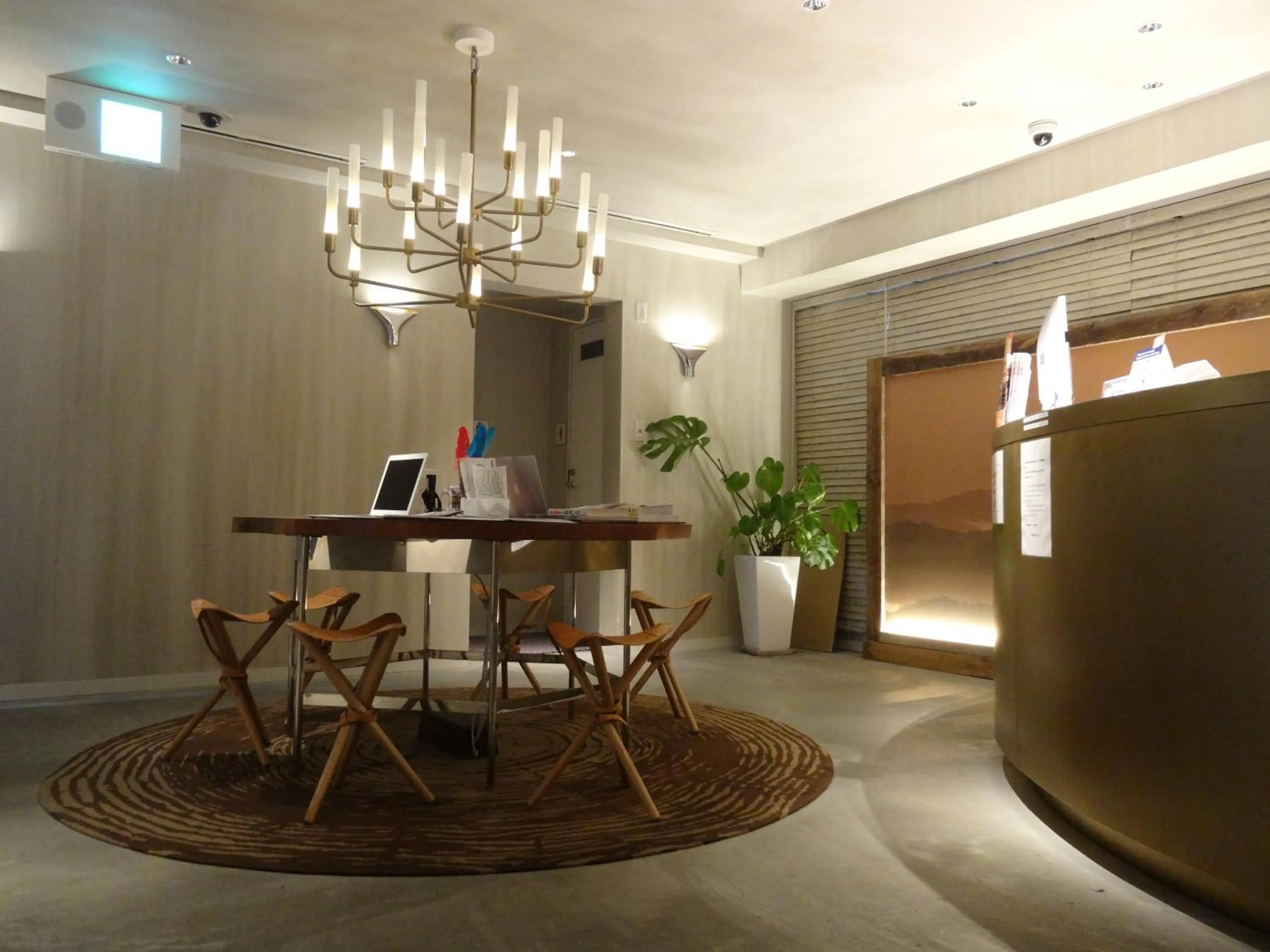 Communal lounge/ TV room in The Wall Hotel