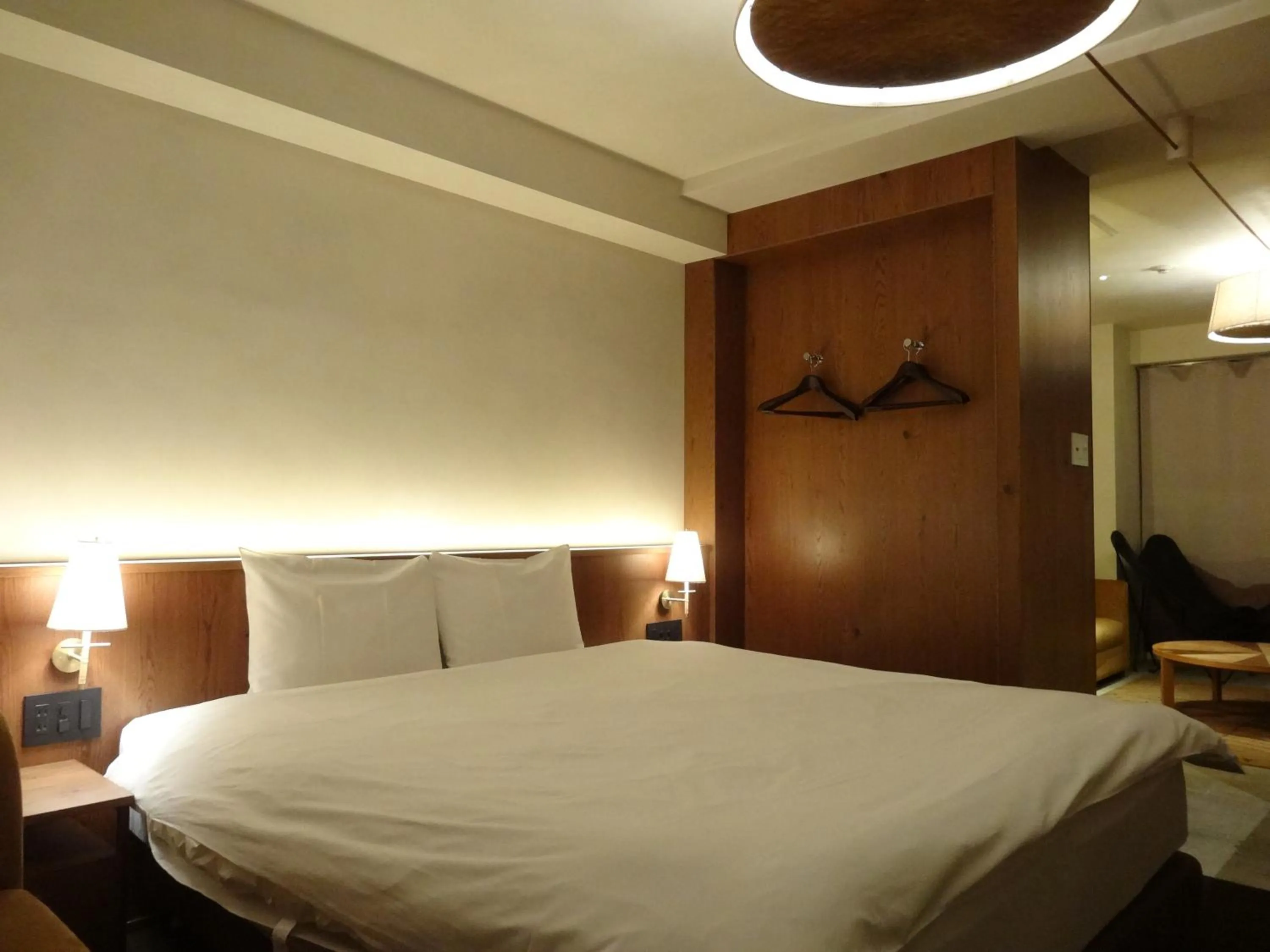 Photo of the whole room, Bed in The Wall Hotel