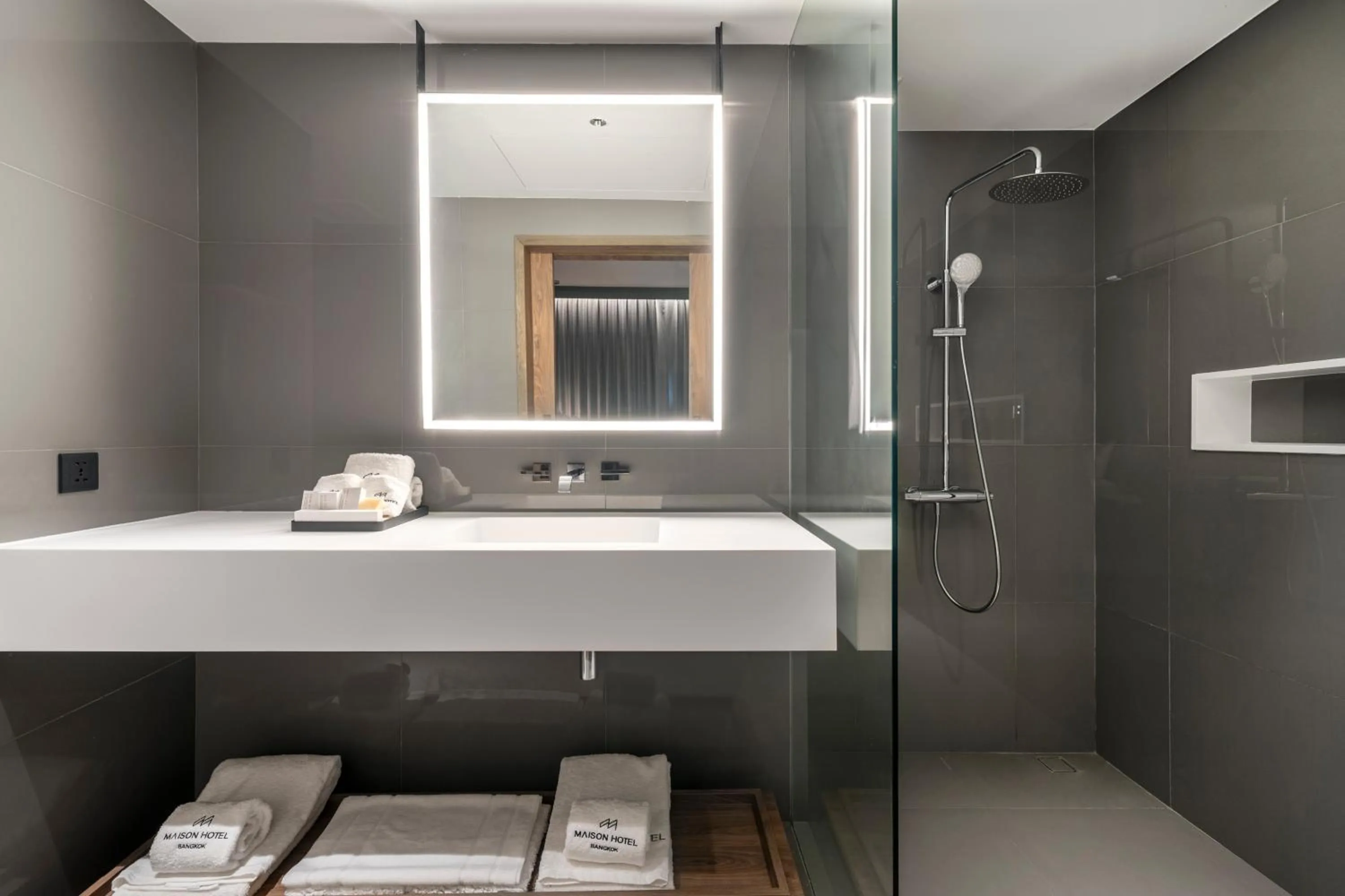 Toilet in Maison Hotel Bangkok