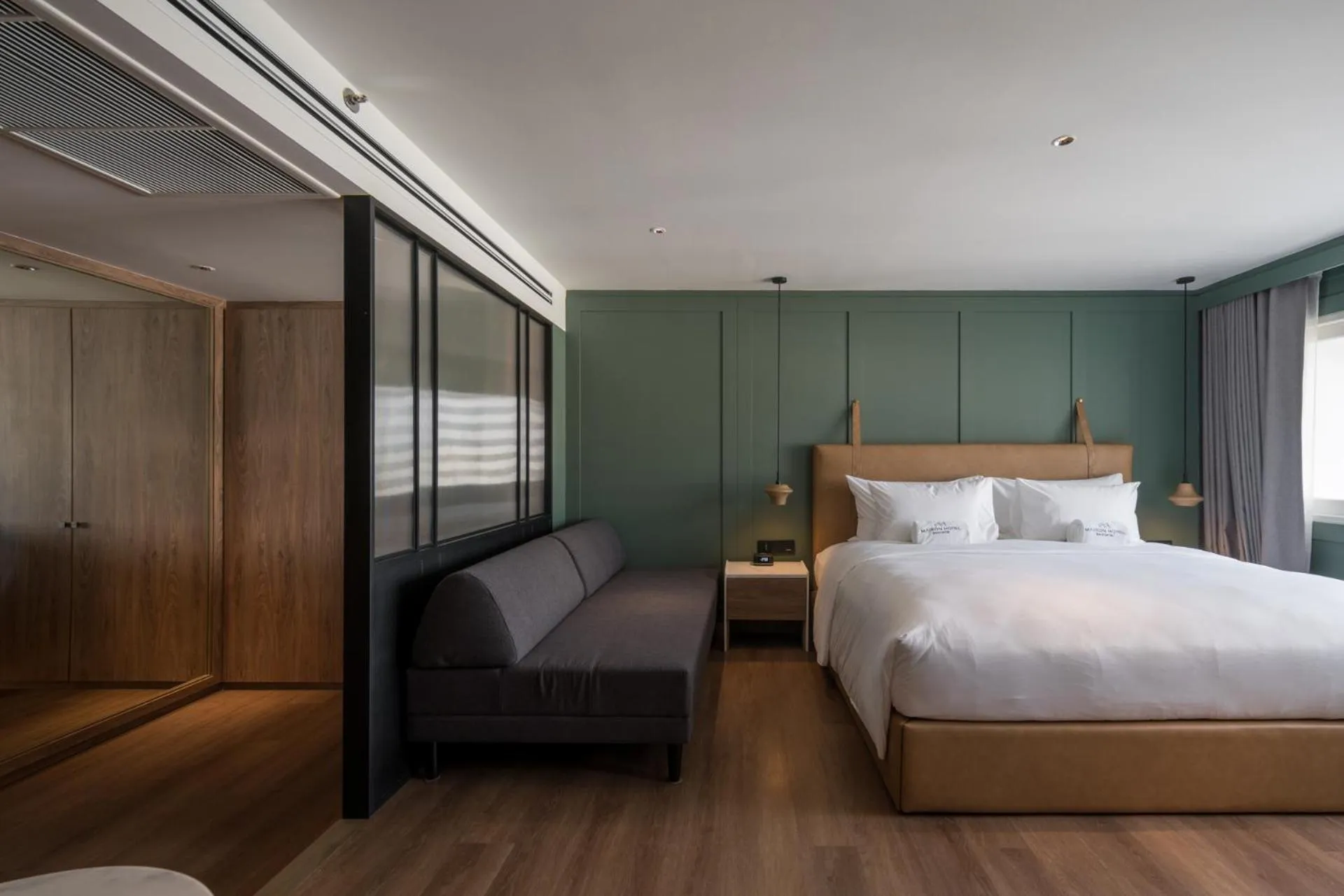 Seating area, Bed in Maison Hotel Bangkok