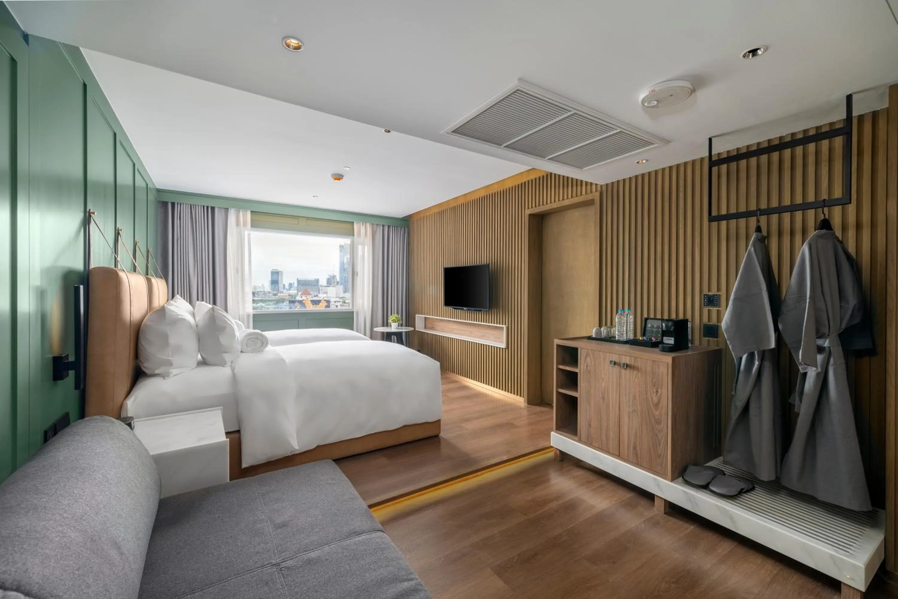 Seating area, Bed in Maison Hotel Bangkok