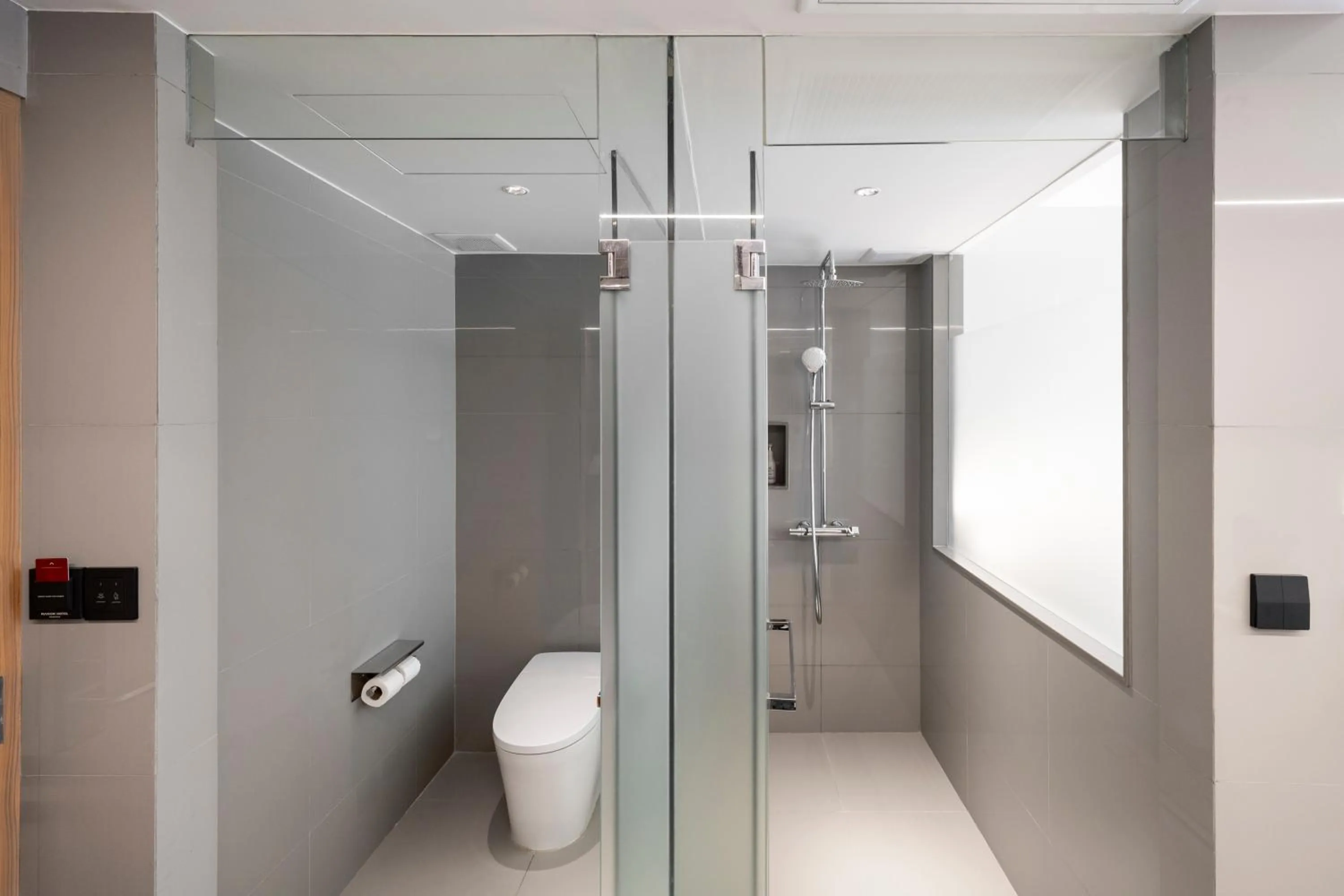 Toilet in Maison Hotel Bangkok