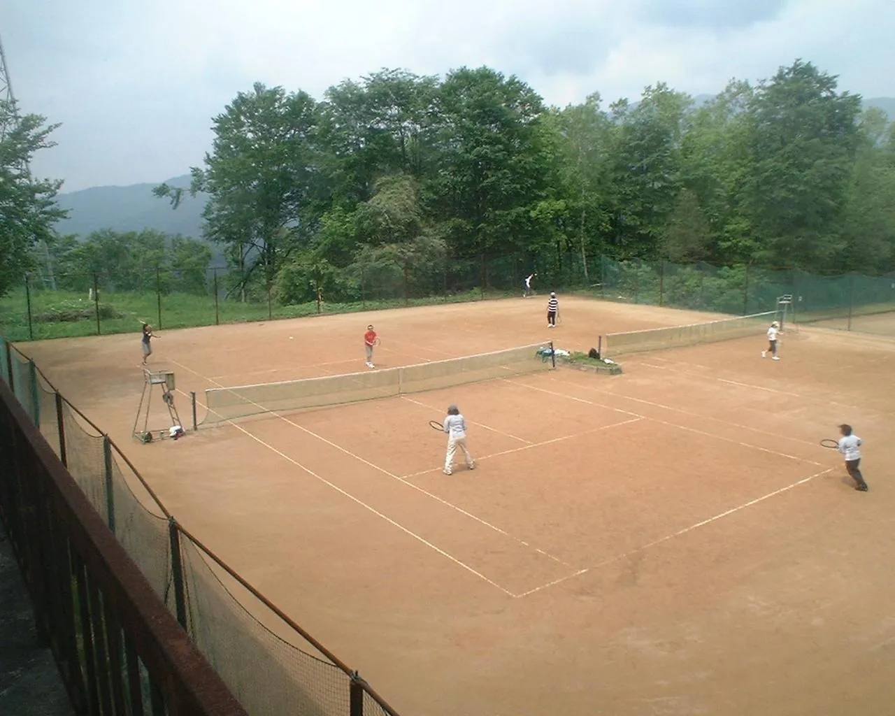 Tennis court in Mizubaso