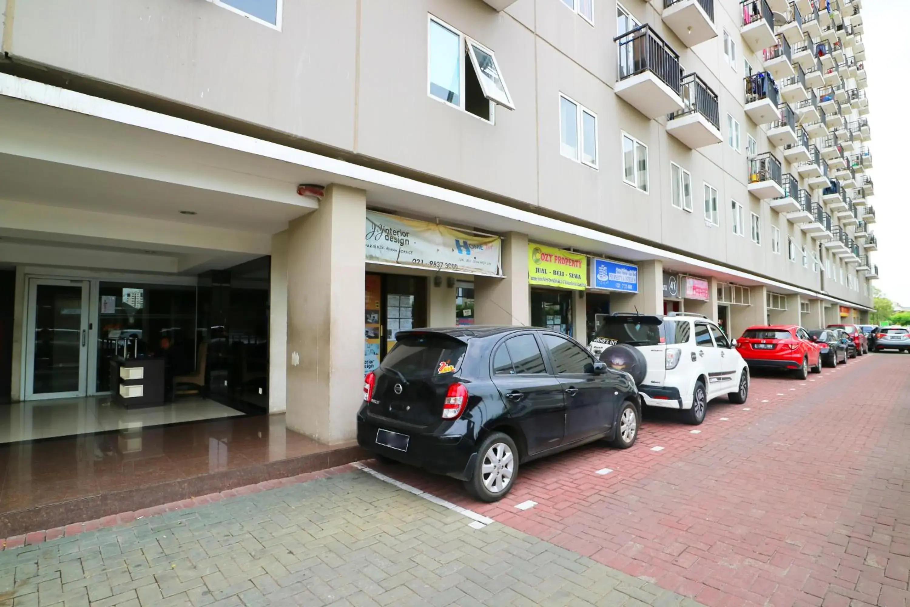 Facade/entrance in Adaru Property at Sunter Park View Facade/entrance in Adaru Property at Sunter Park View