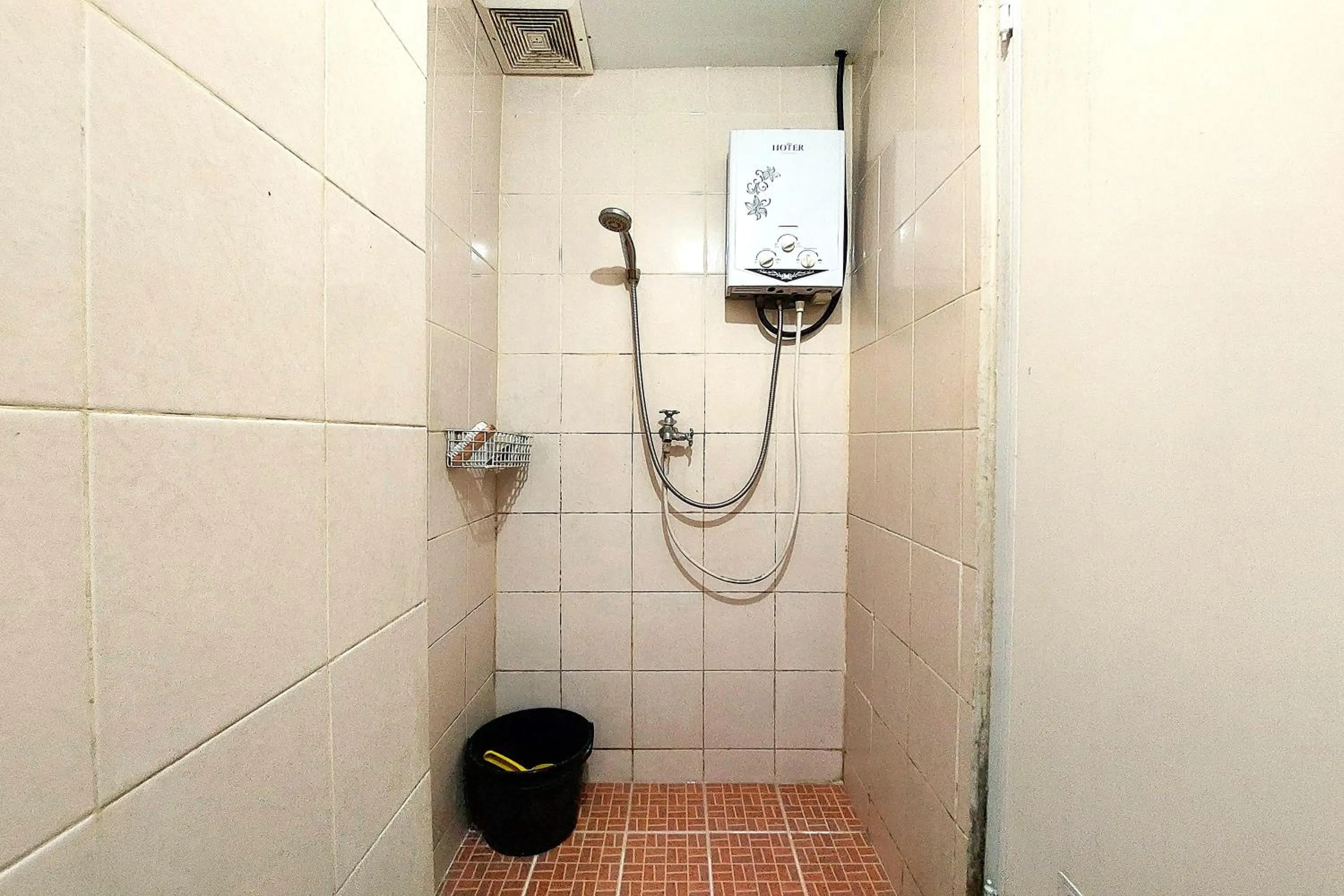 Shower in Adaru Property at Sunter Park View