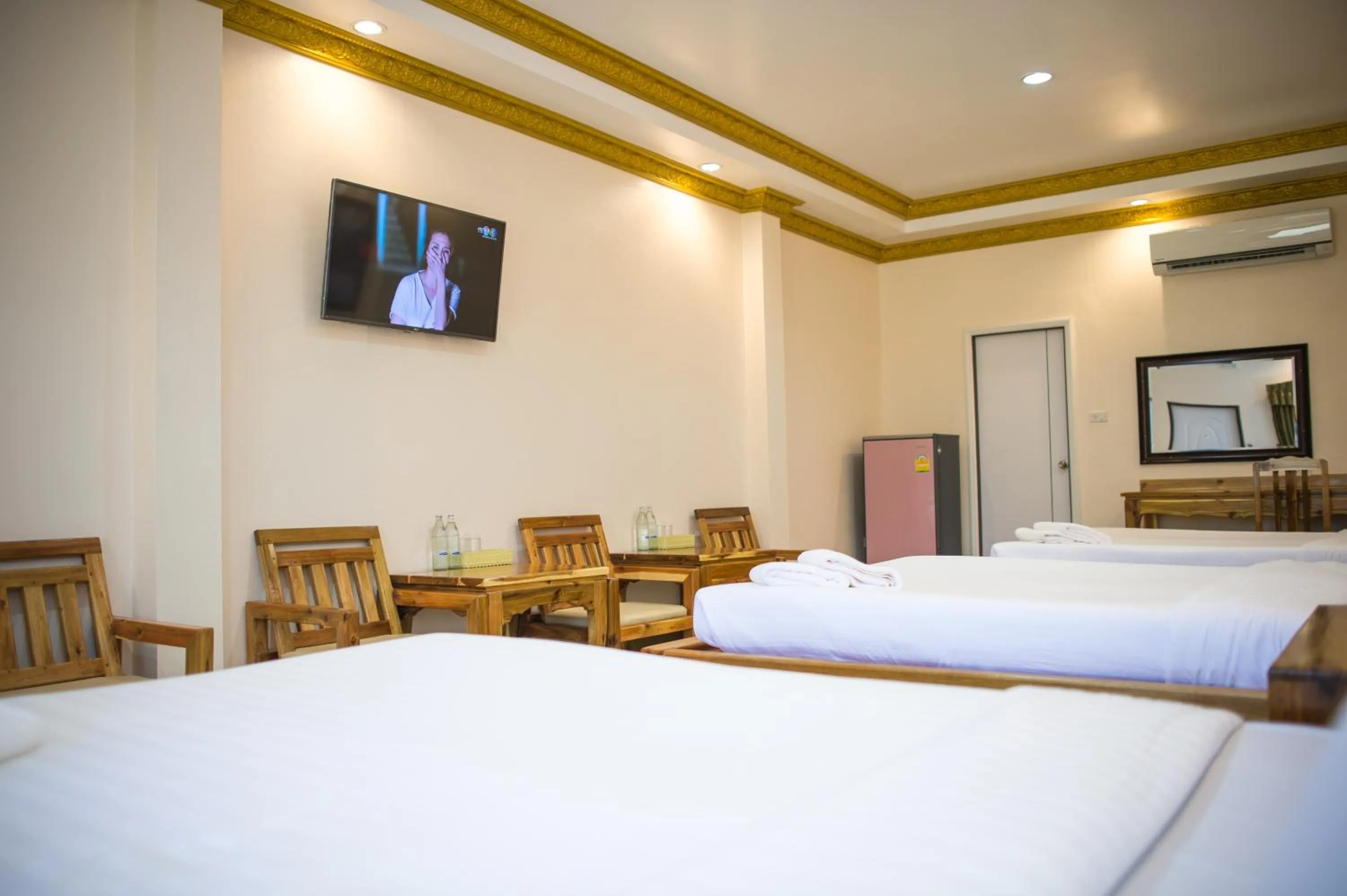 Bed in Pailin Resort