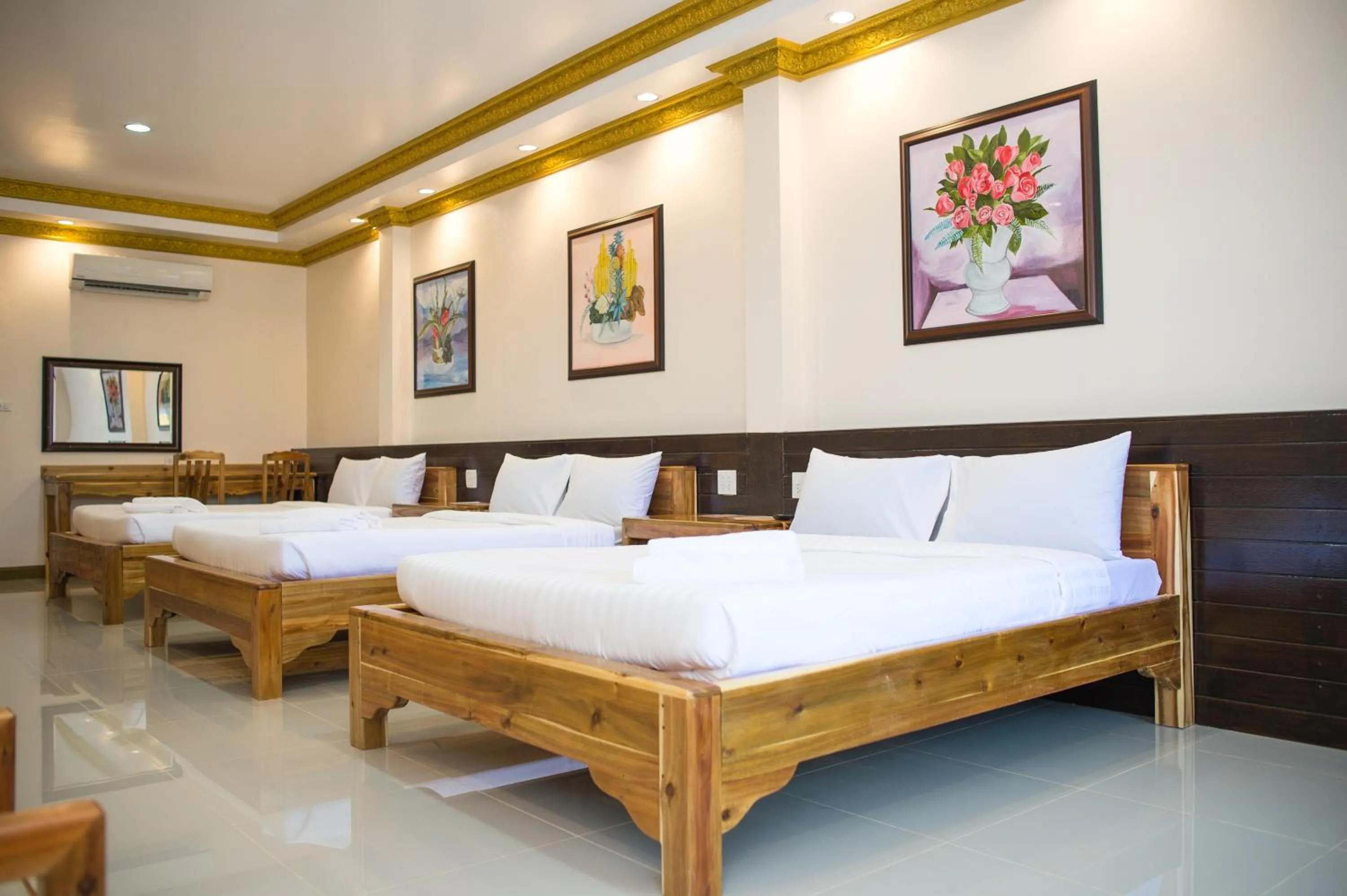 Bed in Pailin Resort