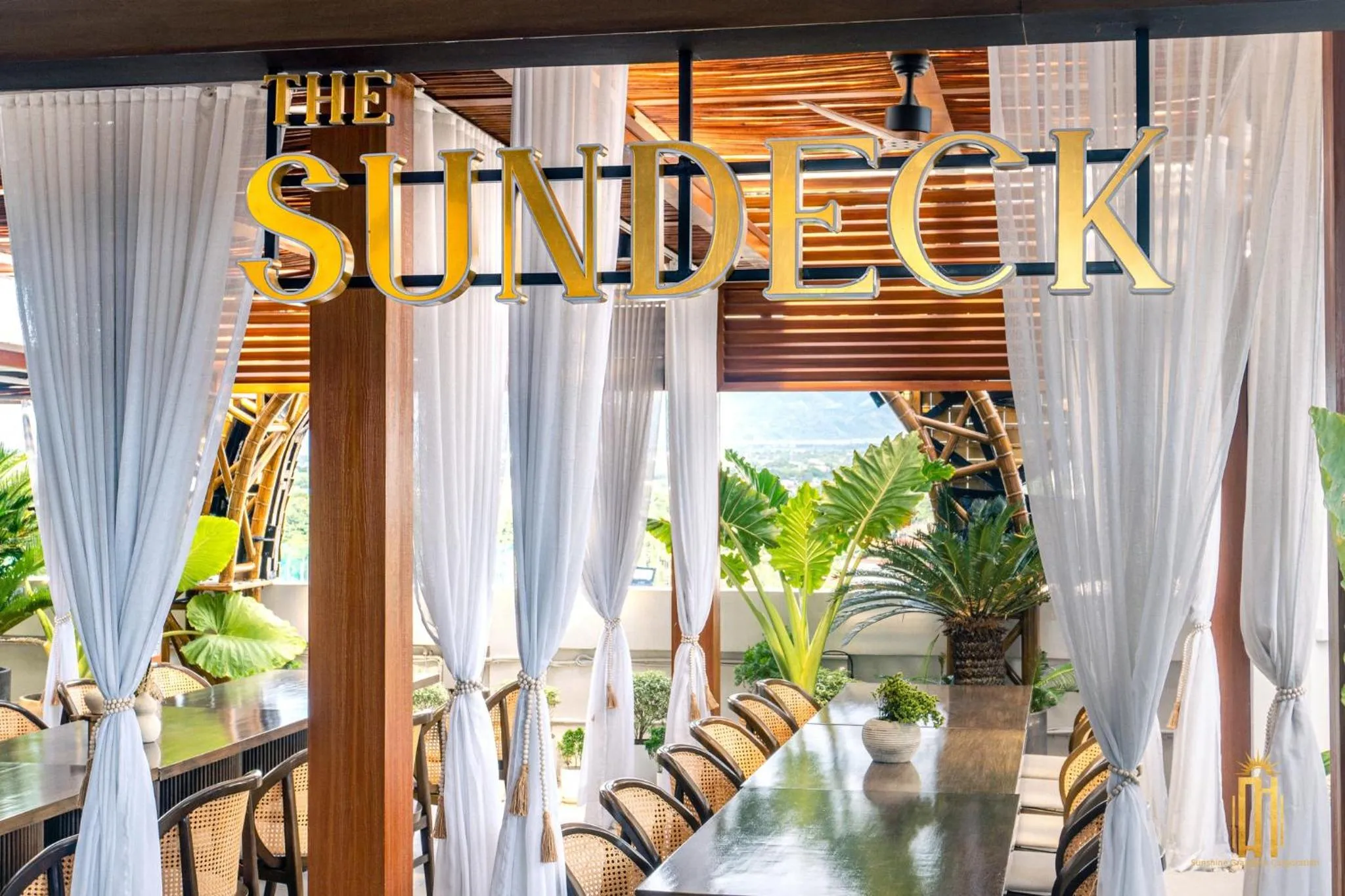 Restaurant/places to eat in Azzurro Hotel