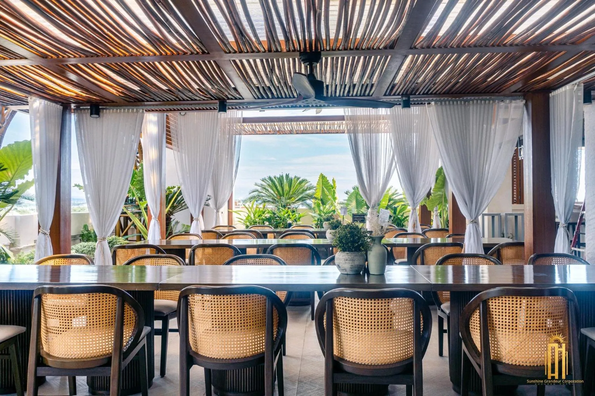 Restaurant/places to eat in Azzurro Hotel