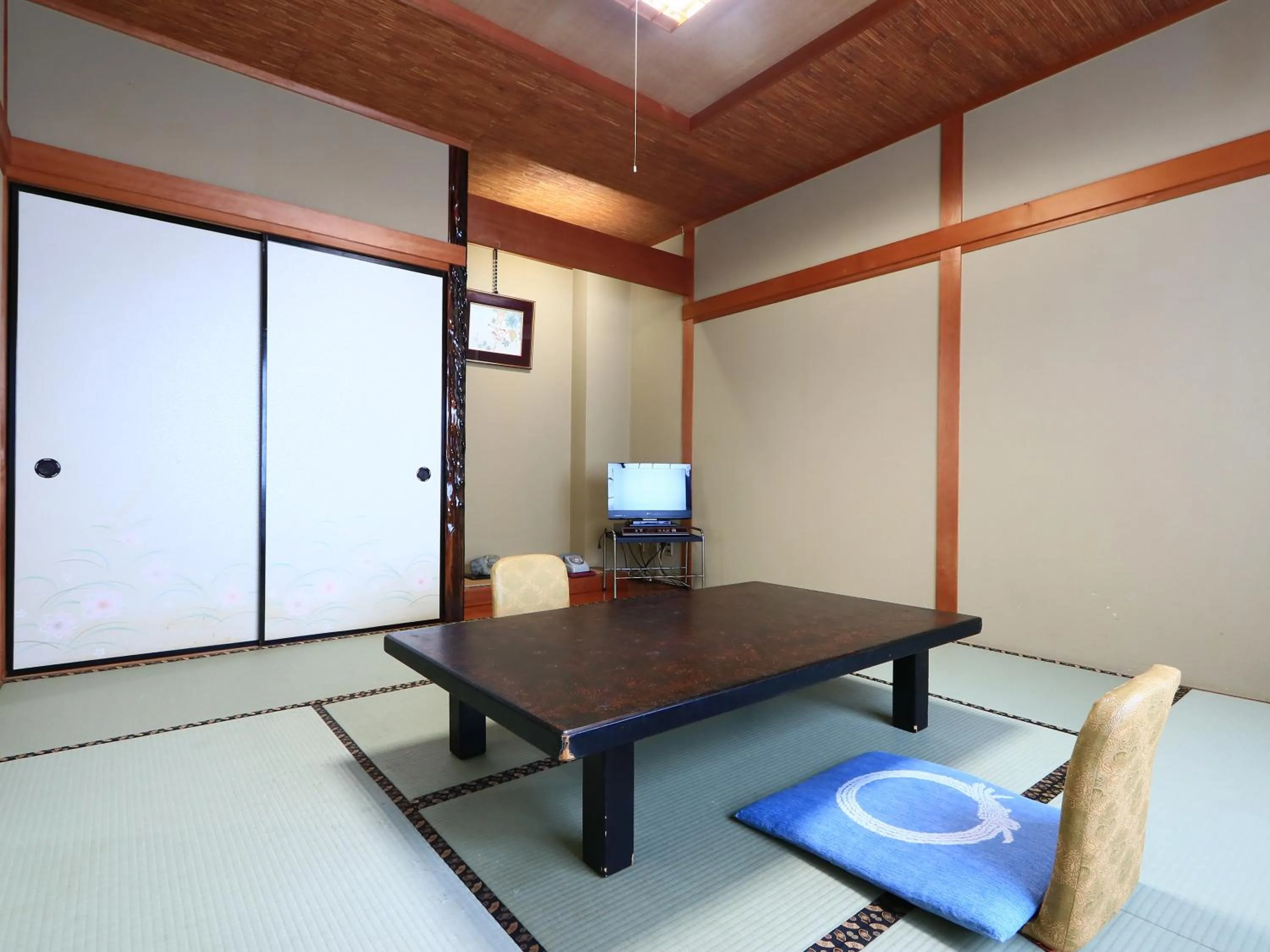 Photo of the whole room in Suzunami