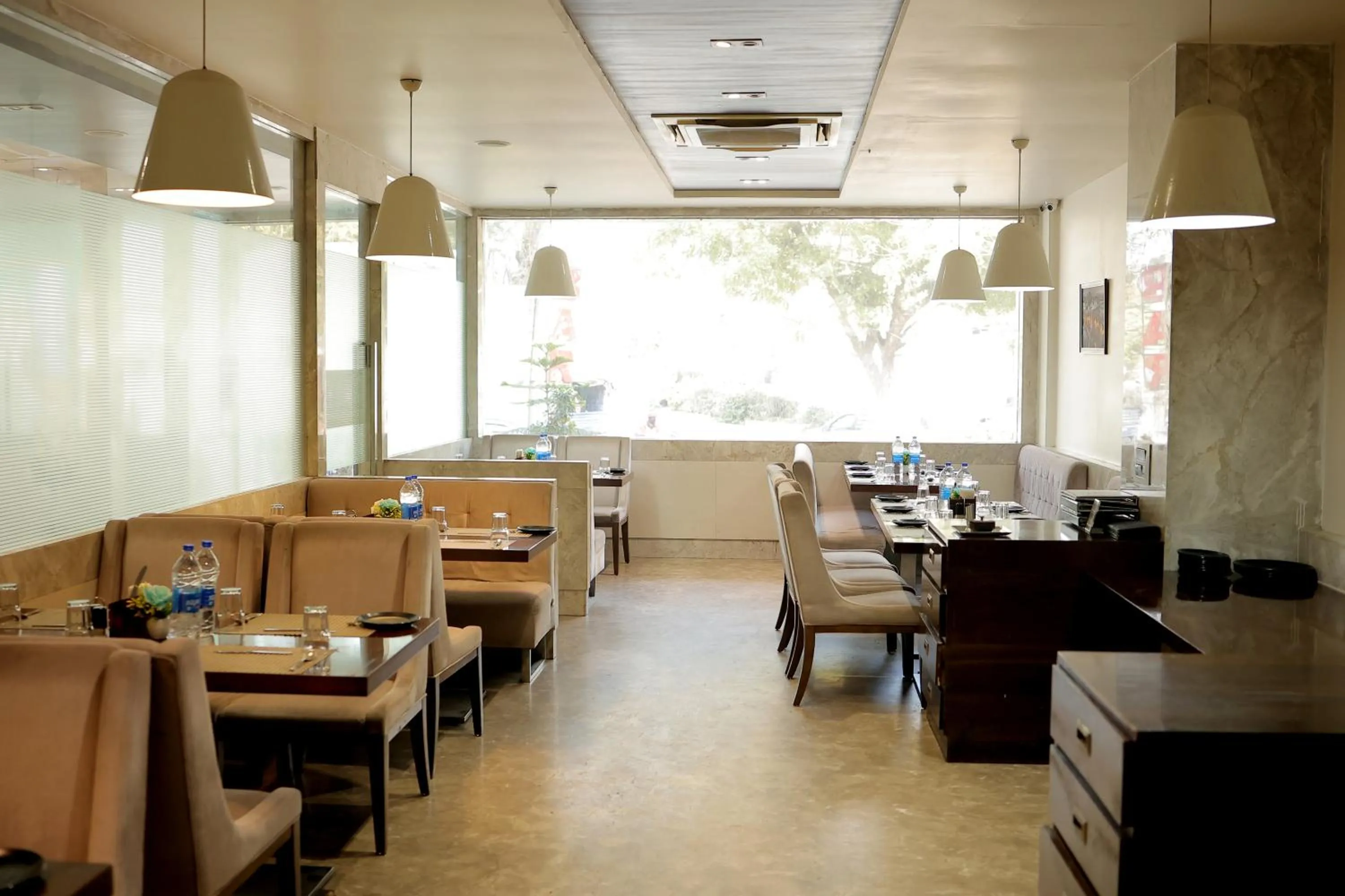 Restaurant/places to eat in Varju Villa