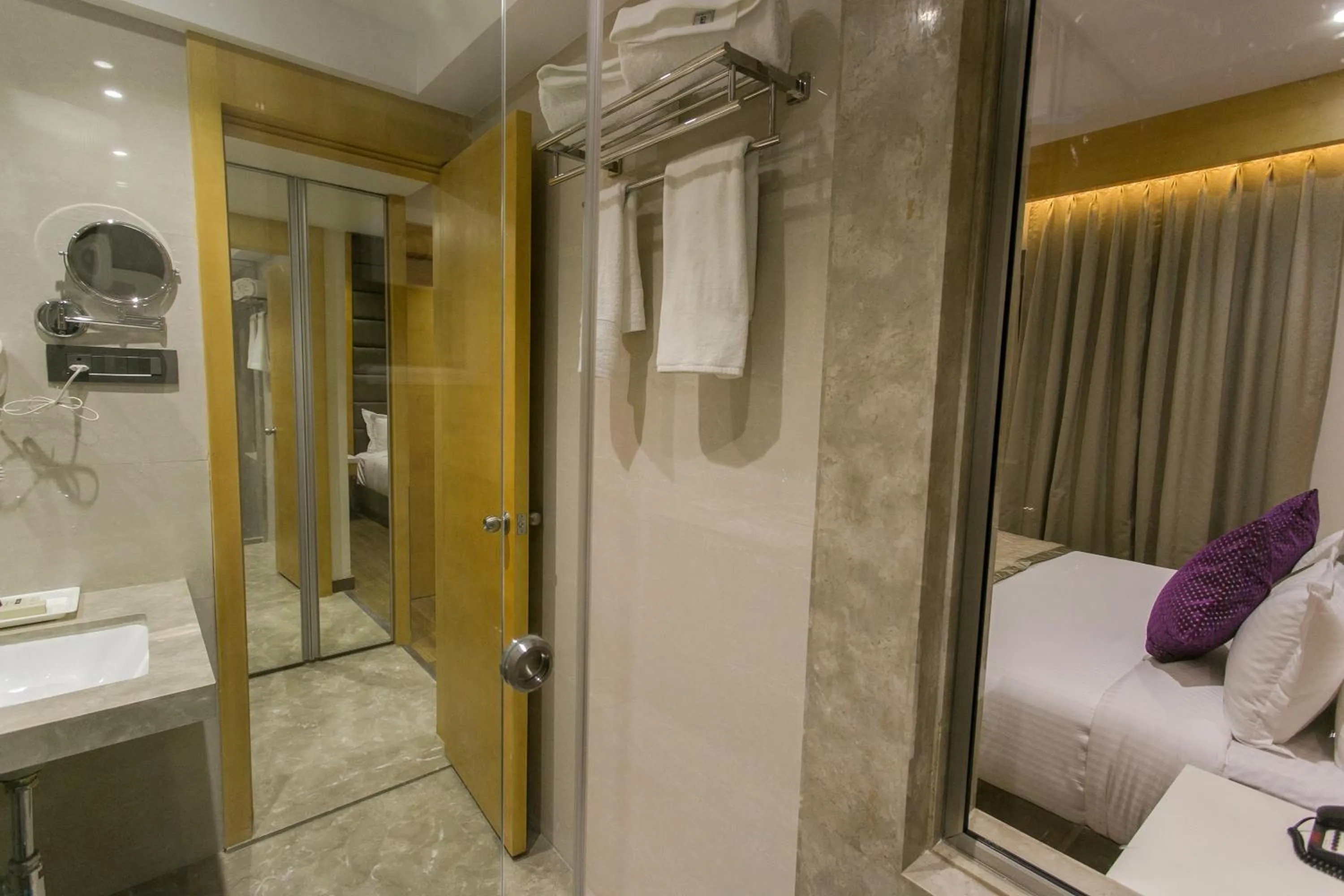 Bathroom, Bed in Varju Villa