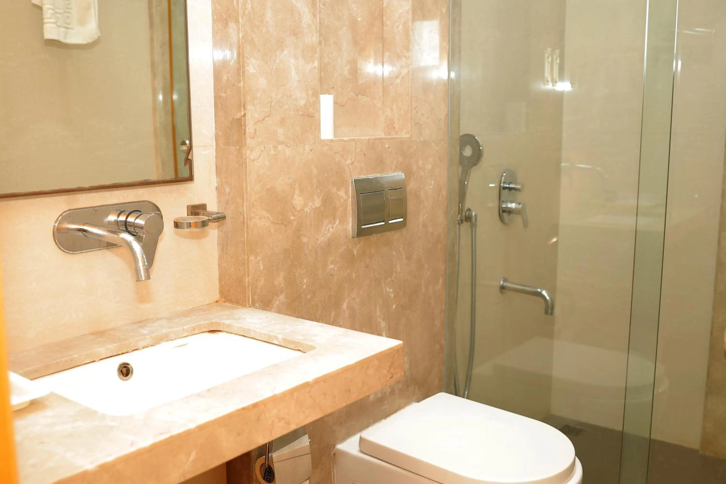 Toilet in Varju Villa