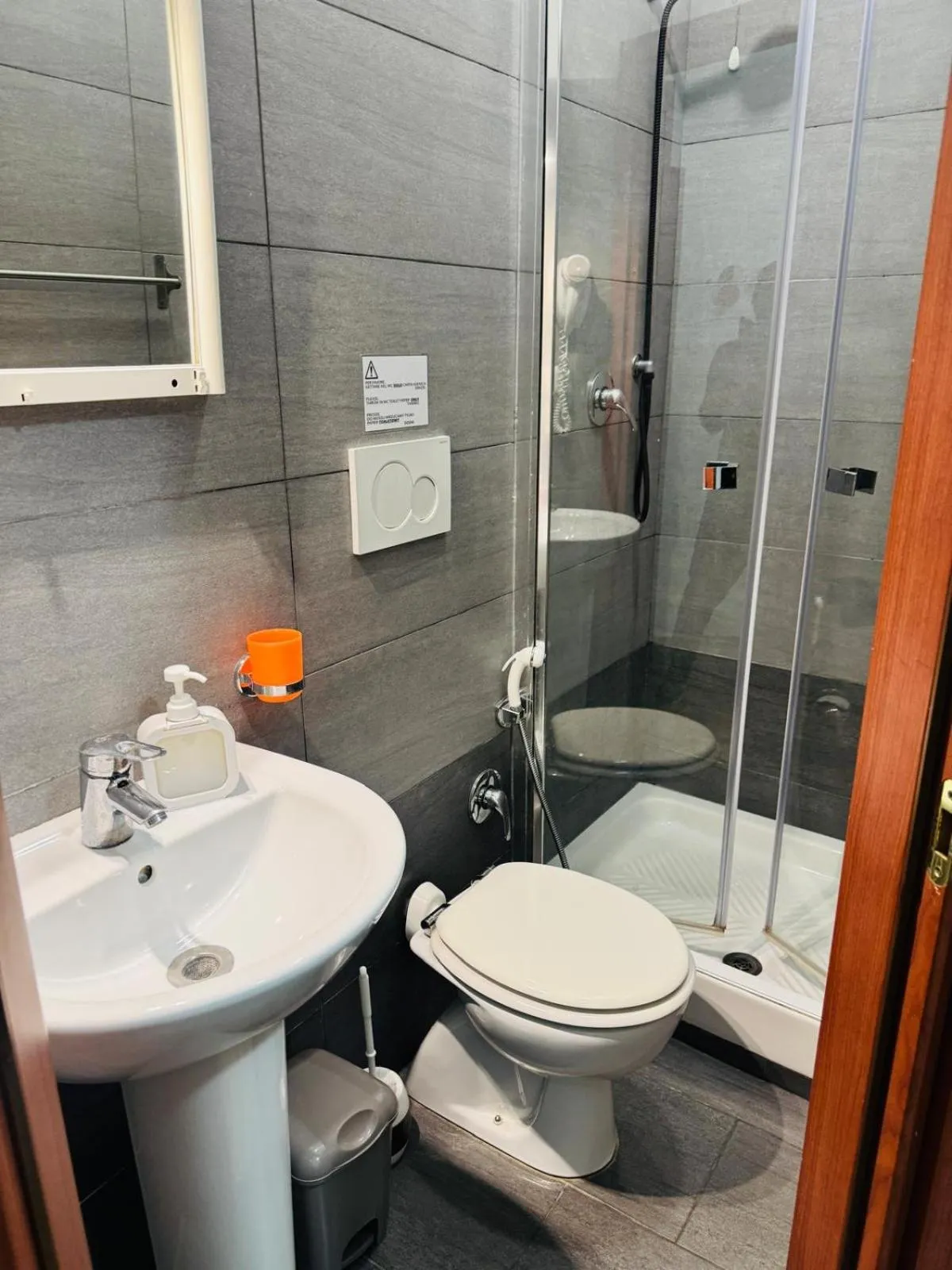 bidet in Marziah Inn