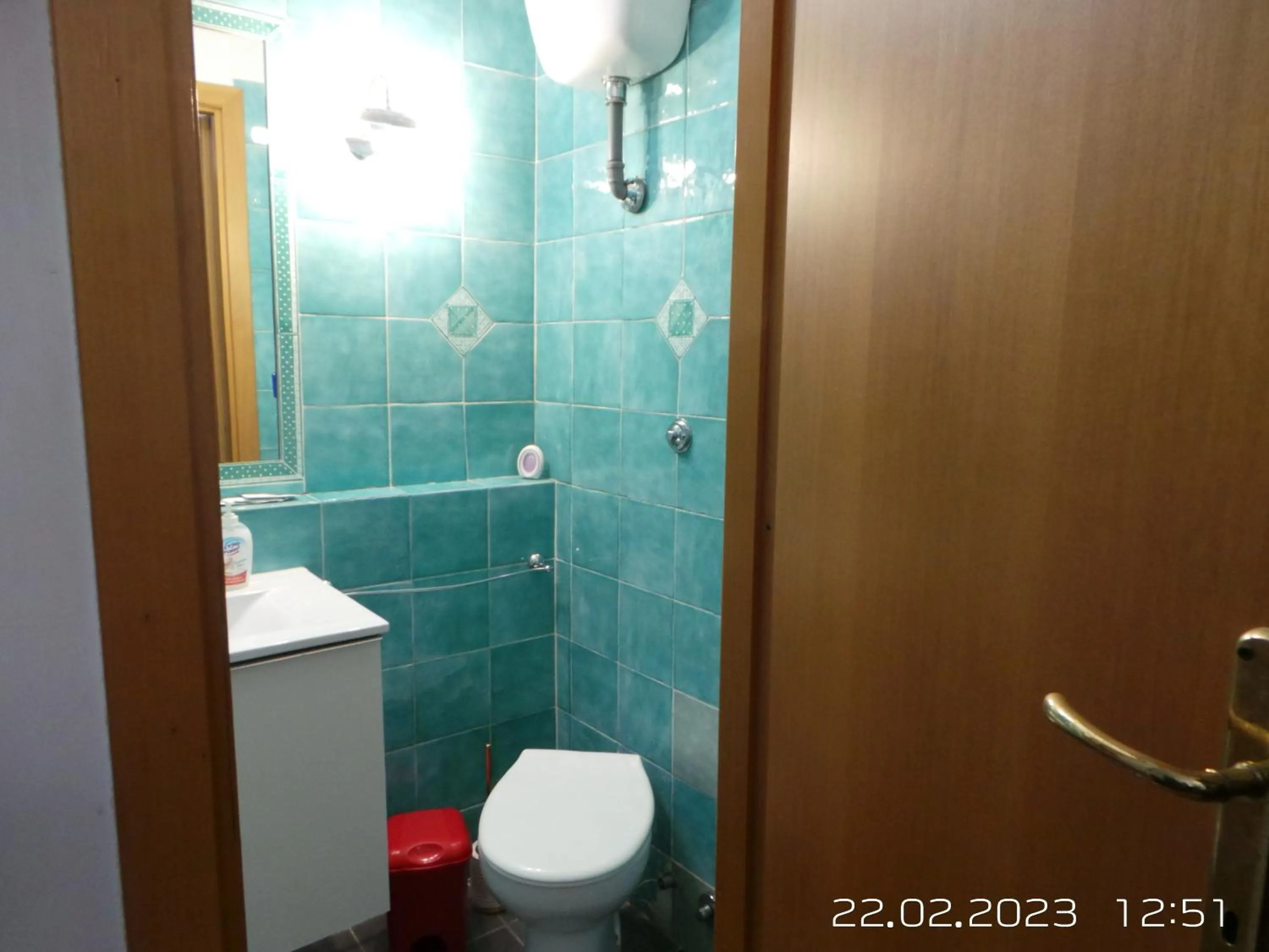 Shower in Marziah Inn