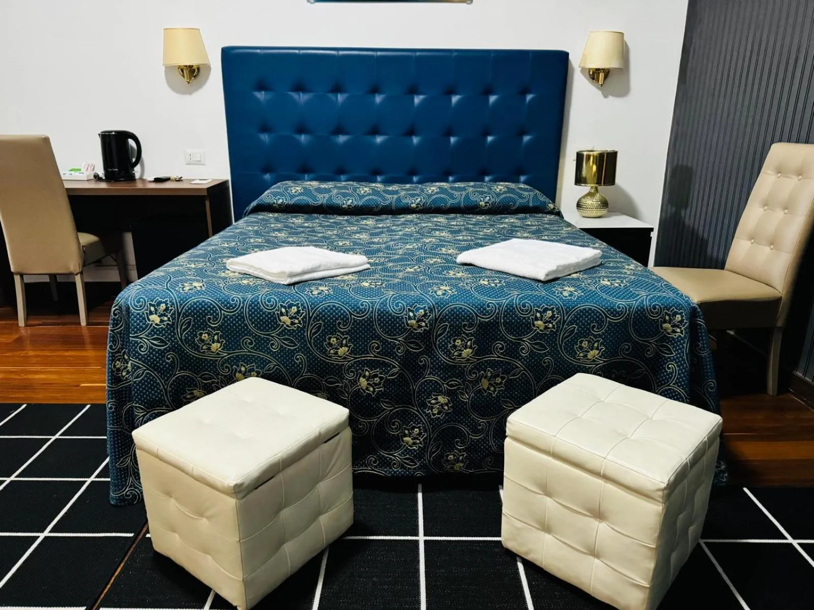 Bedroom, Bed in Marziah Inn