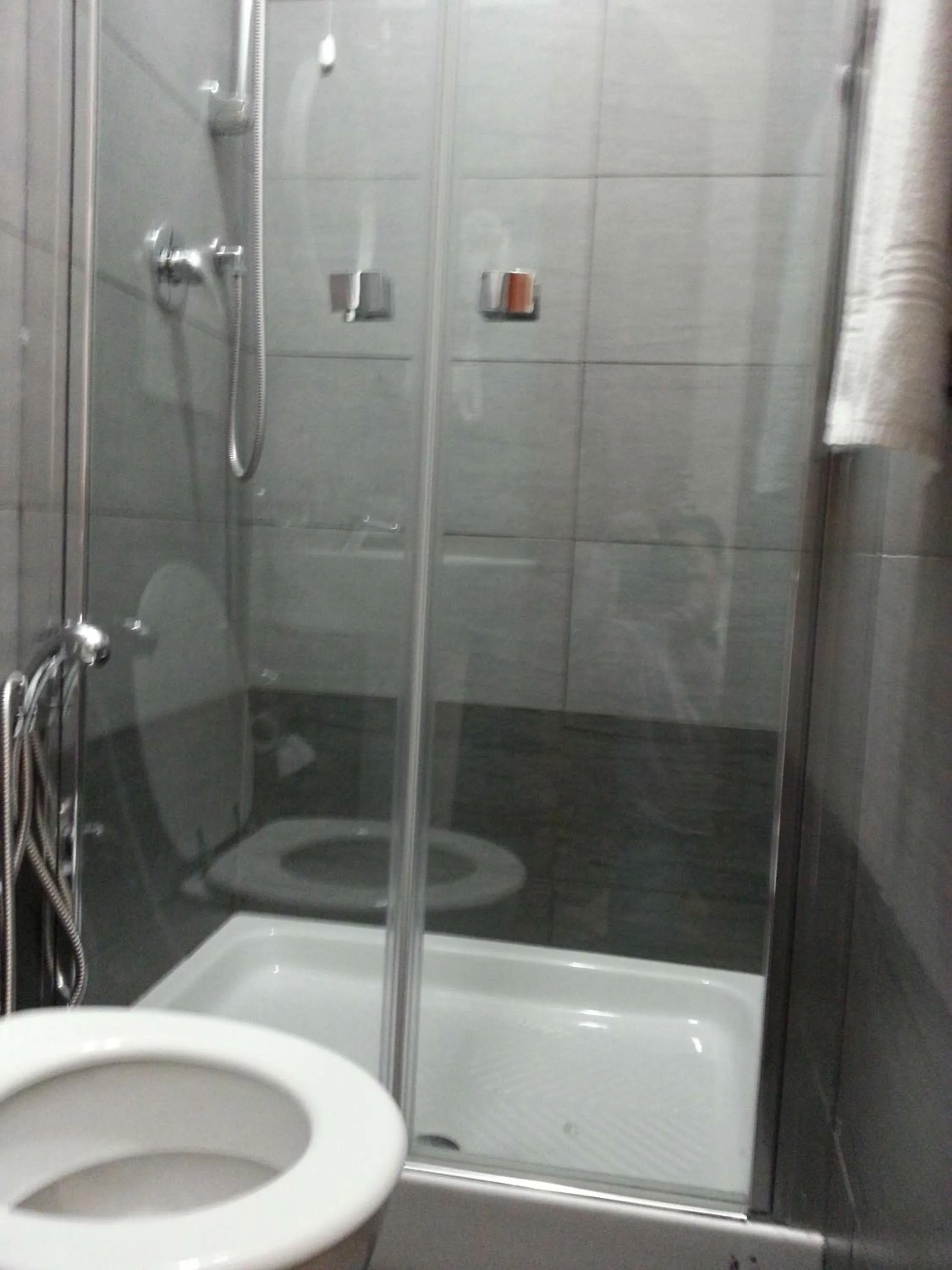 Toilet in Marziah Inn