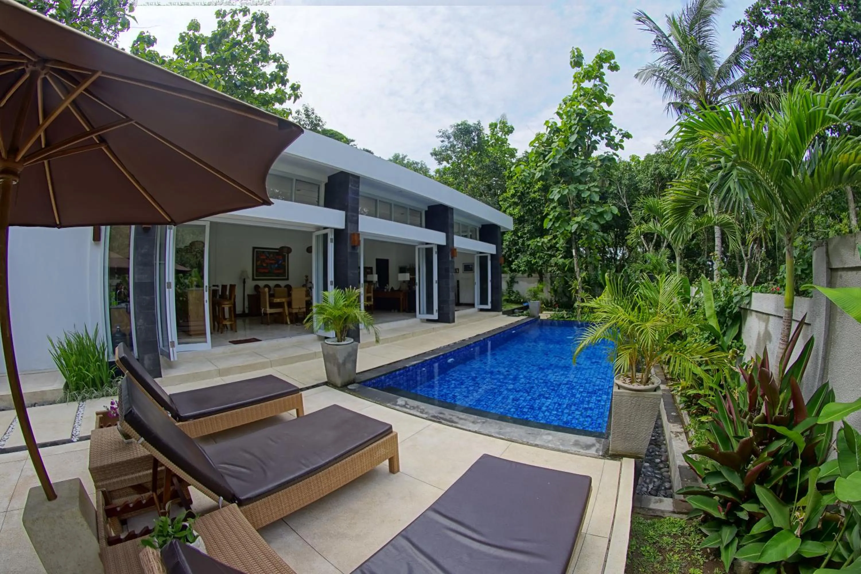 Balcony/Terrace, Swimming Pool in Narvik Villa
