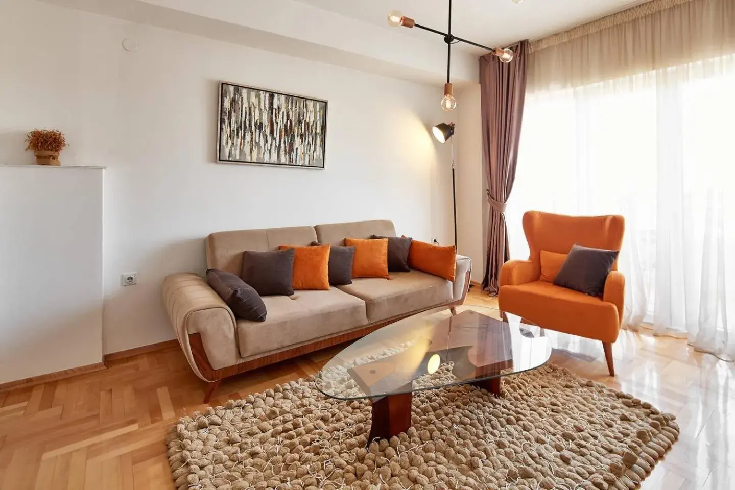 Luxury One-Bedroom Apartment with Balcony in Smart Apartments Luxury One-Bedroom Apartment with Balcony in Smart Apartments